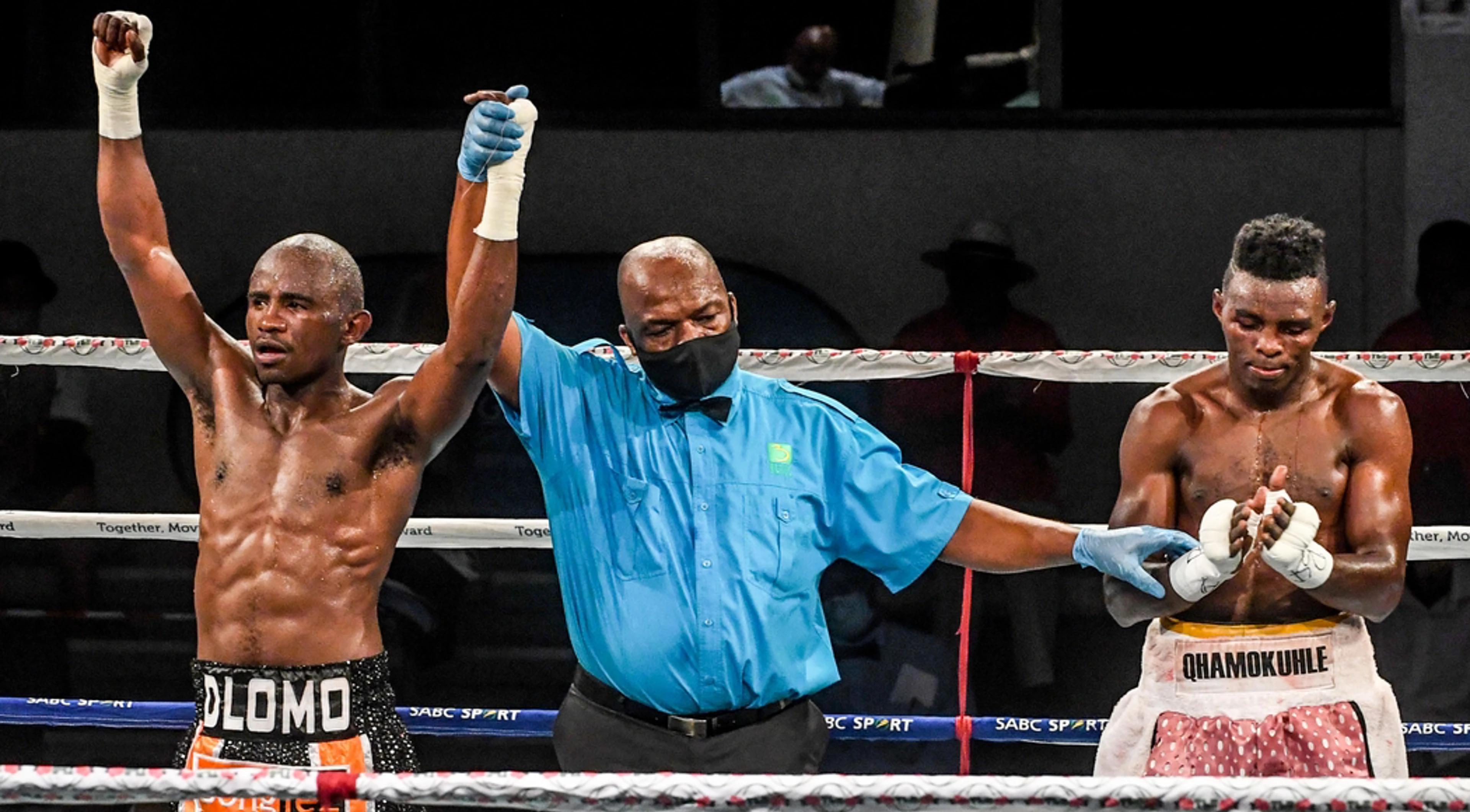 Dlomo defends SA title against Mcotheli