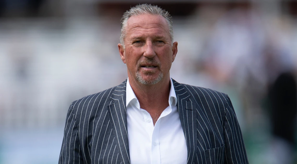 England cricket great Botham hails Hughes for Aussie croc rescue ...