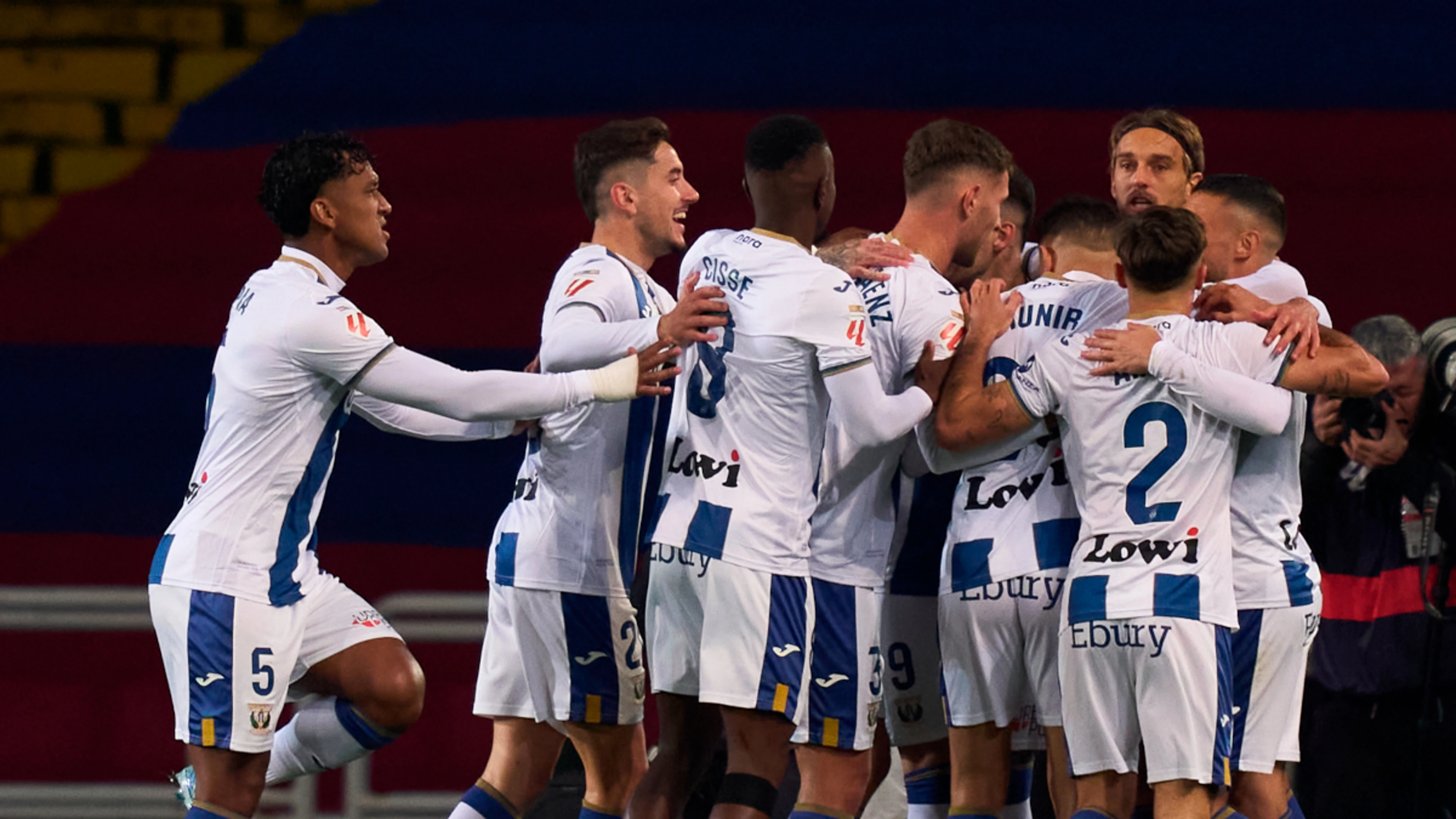Leganes stun Liga leaders Barca as Atletico move level