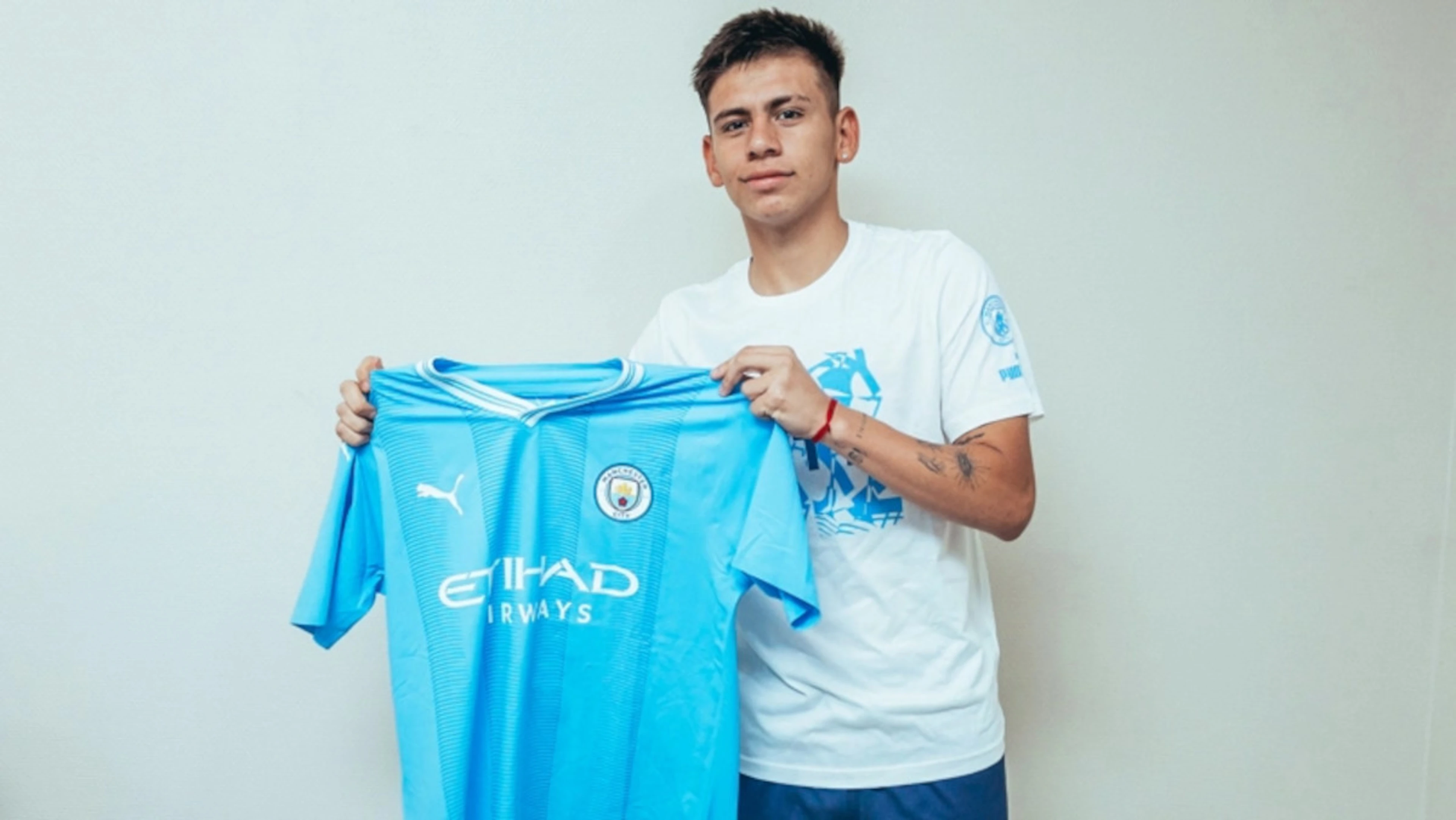 Man City sign Argentinian teenager Echeverri from River Plate