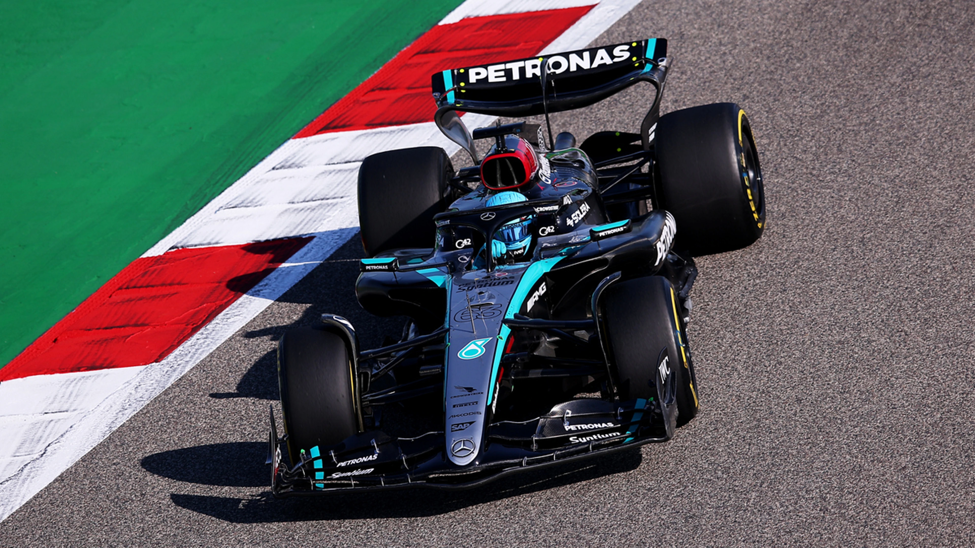 Hamilton says Mercedes in 'no man's land'