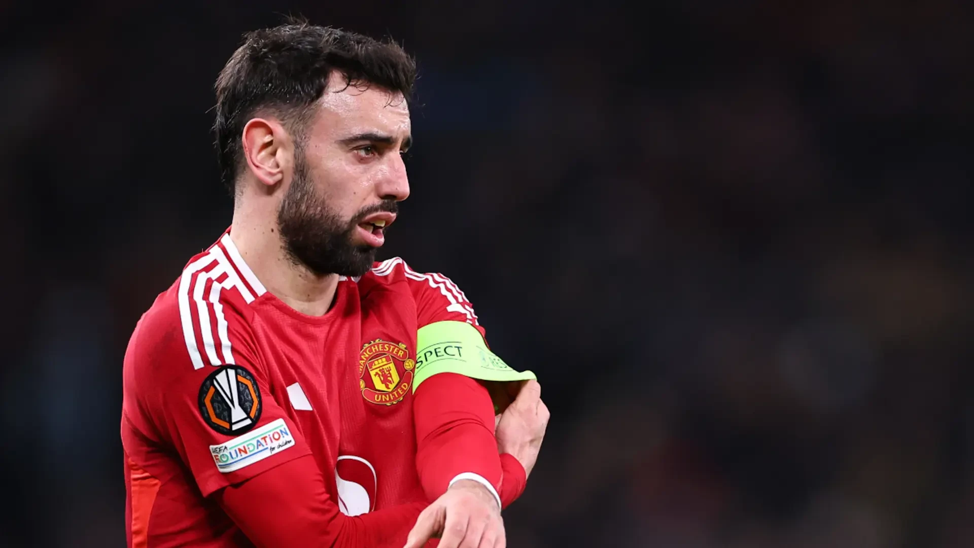 Man United boss Amorim defends captain Fernandes's on-field dramatics