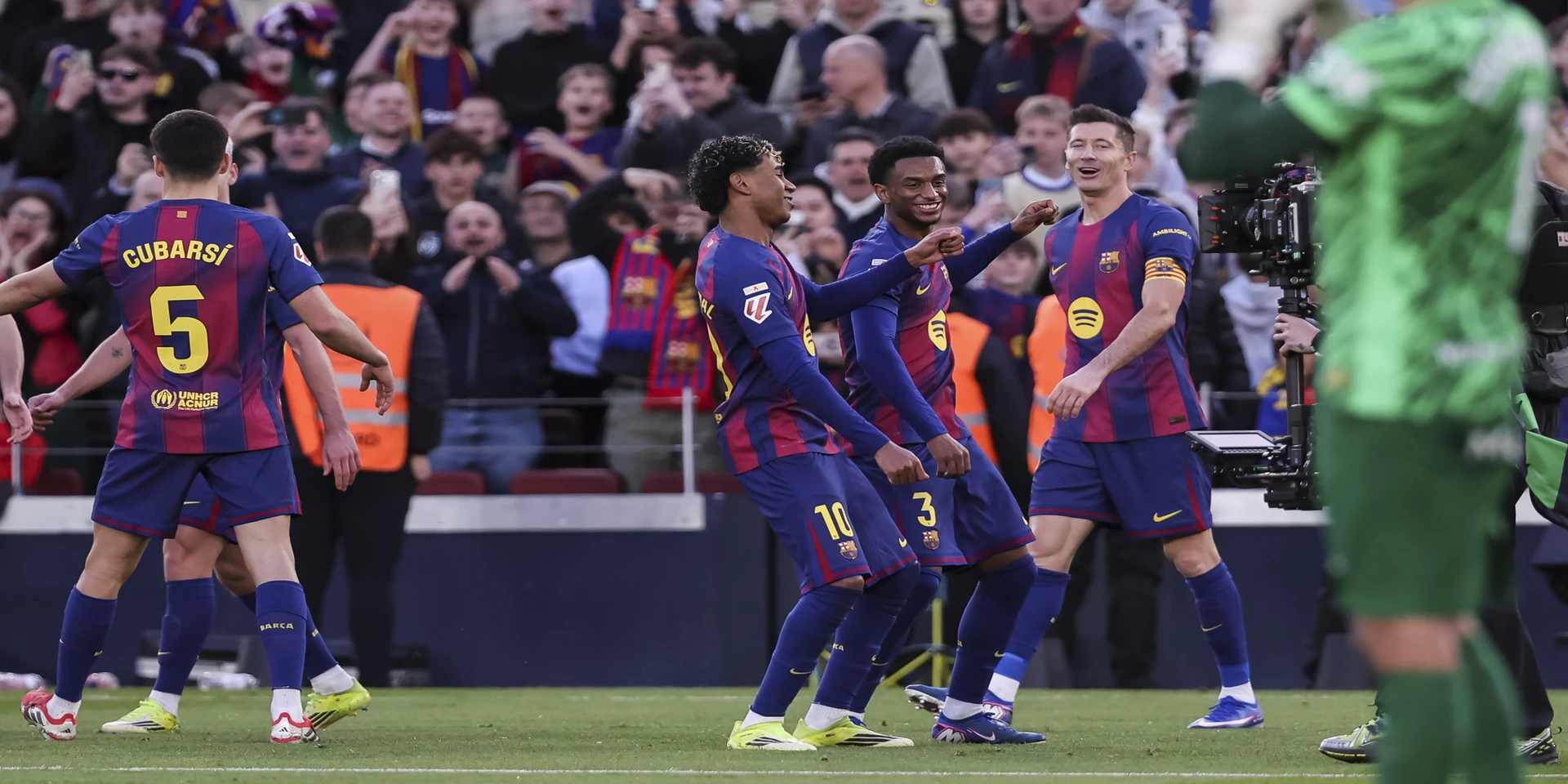 Barca beat Mallorca to extend Liga lead