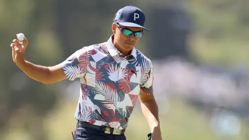 Fowler takes one-shot lead into US Open third round