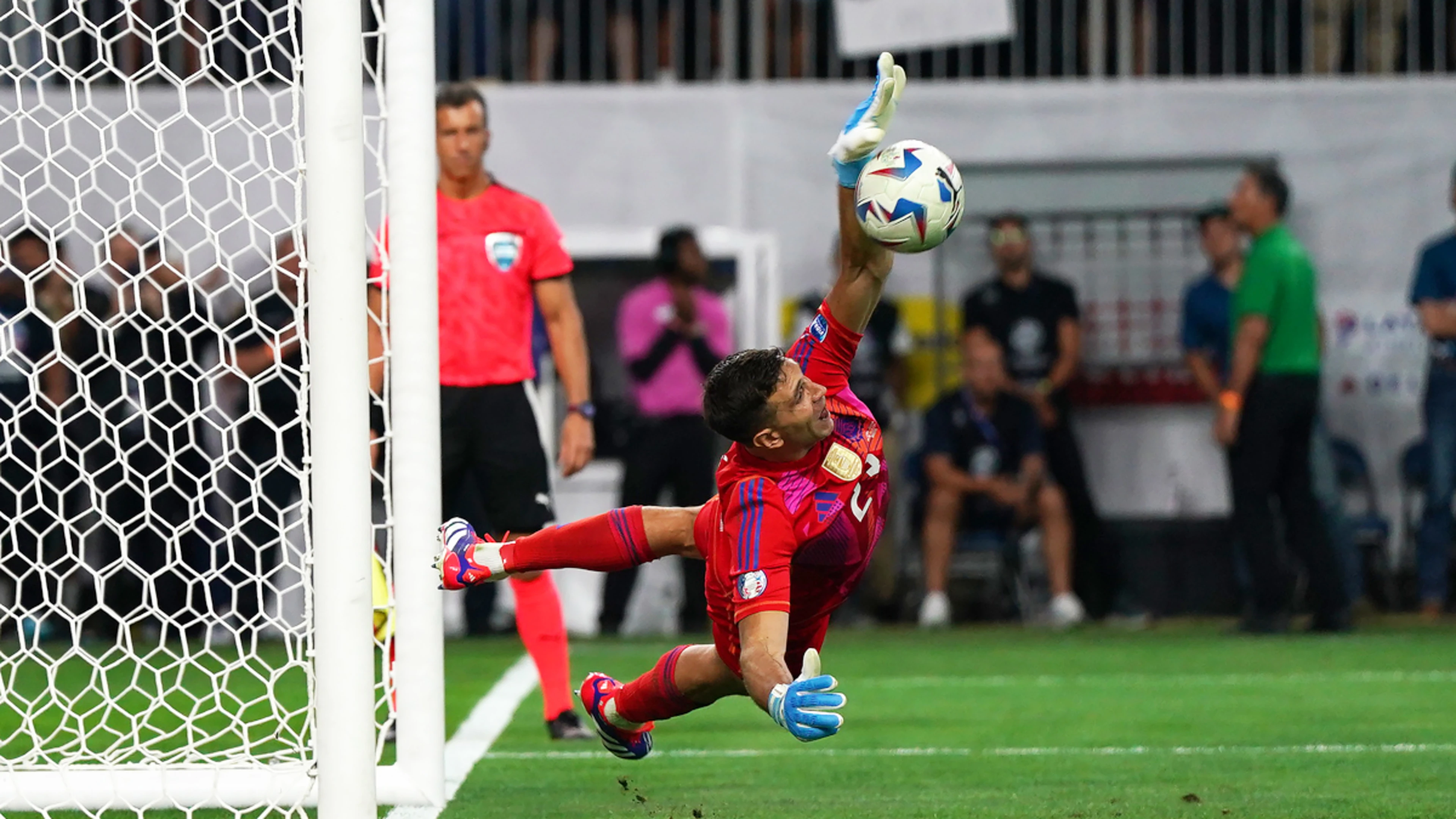 Martinez saves Messi blushes as Argentina beat Ecuador to reach Copa semis