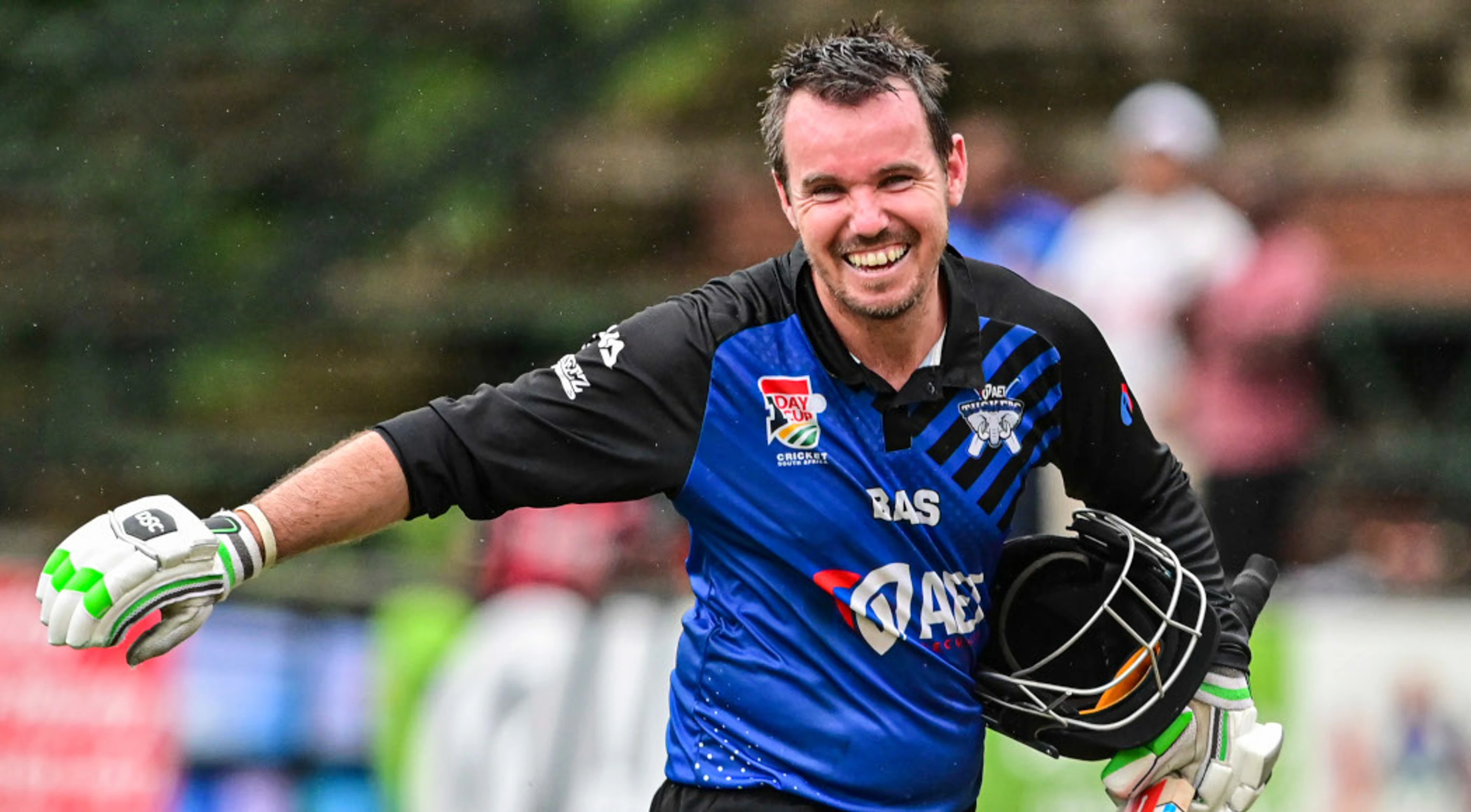 Nipper stars for Tuskers; Snyman, Hinrichsen lead Rhinos' charge