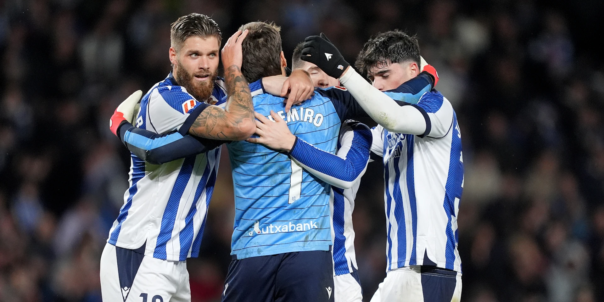 Real Sociedad end Barca winning streak to tighten Liga title race