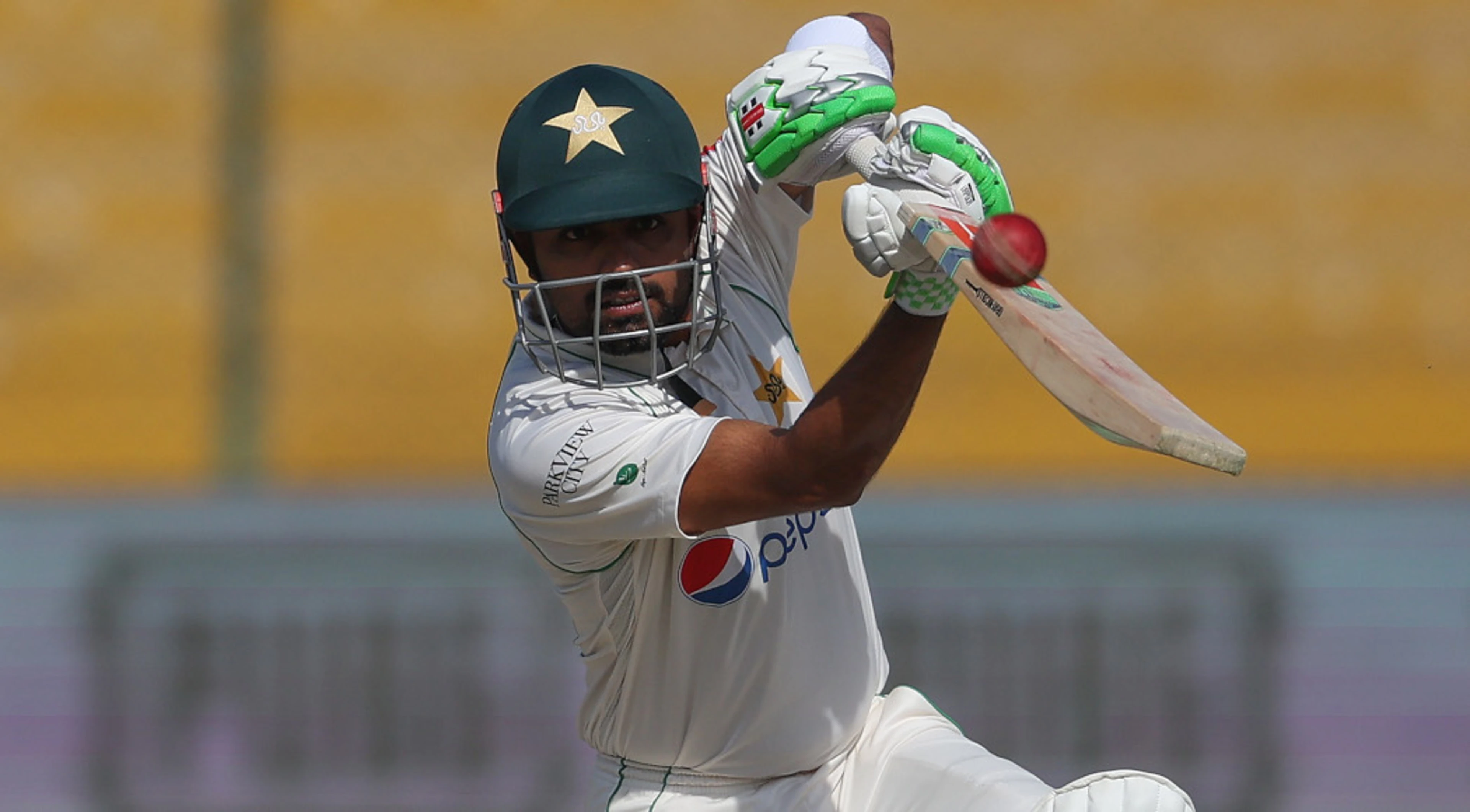 Azam and Sarfaraz punish sloppy New Zealand in first test
