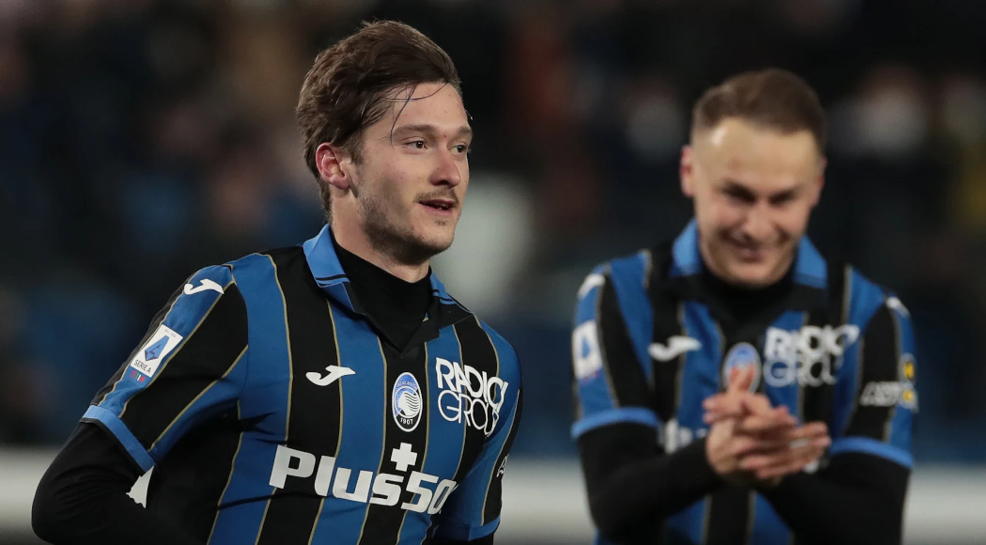 Atalanta thump Samp to stay on Juve's tail