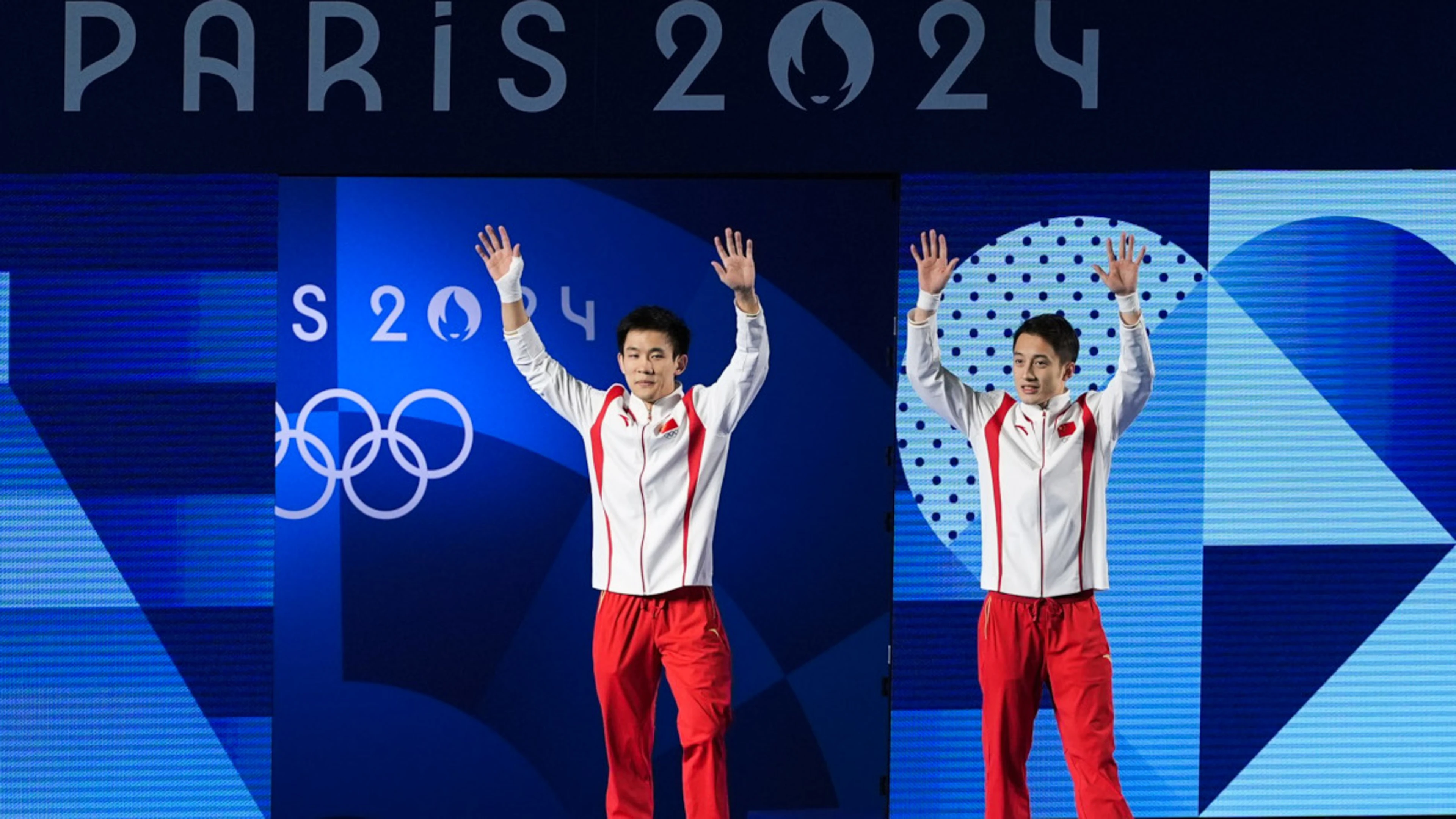 China's Yang and Lian win men's synchronised 10m platform