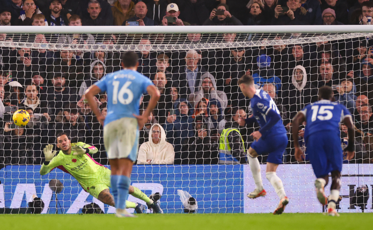 Palmer makes his point as Chelsea hold Man City in eight-goal thriller