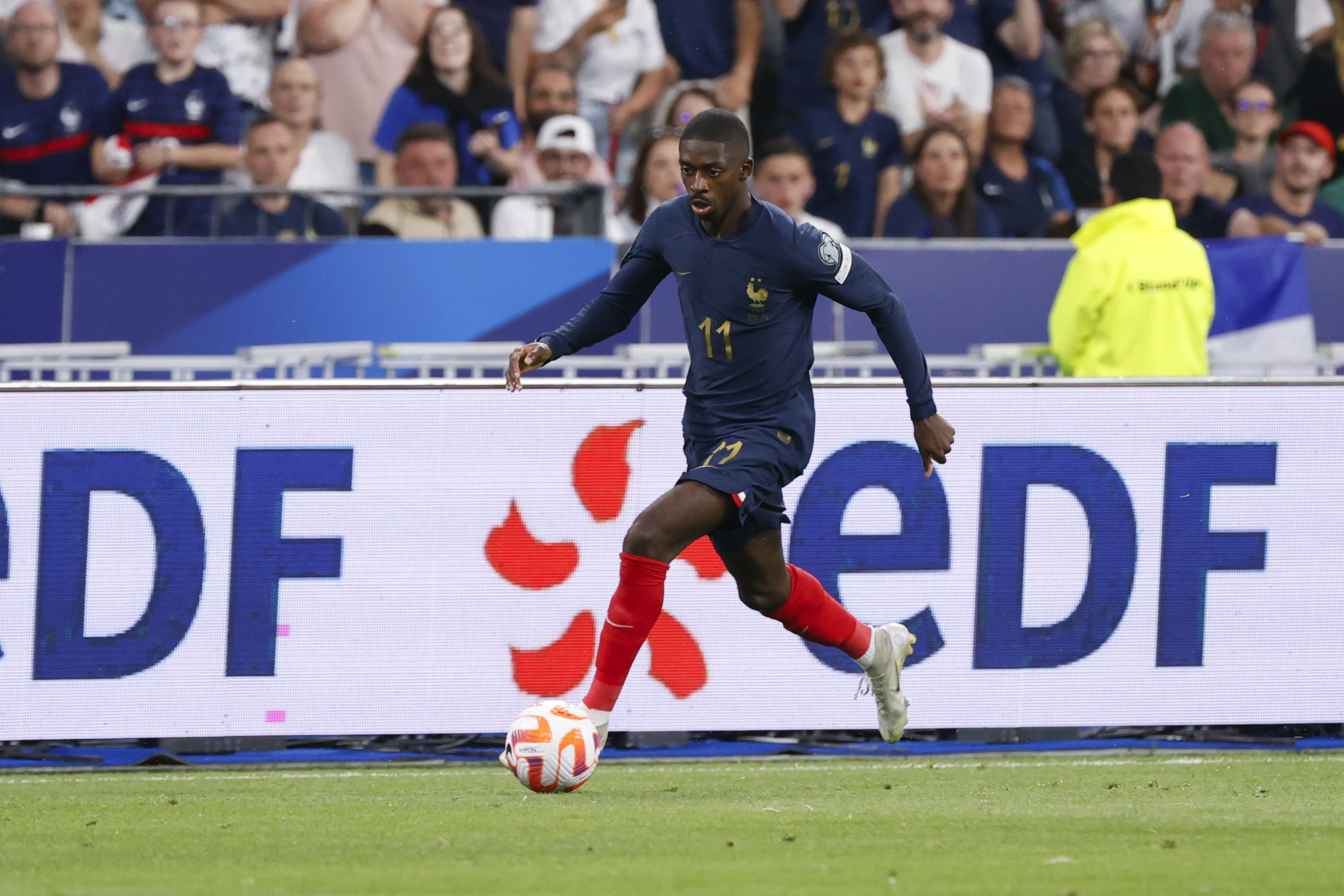 Dembele leaves Barcelona to join PSG