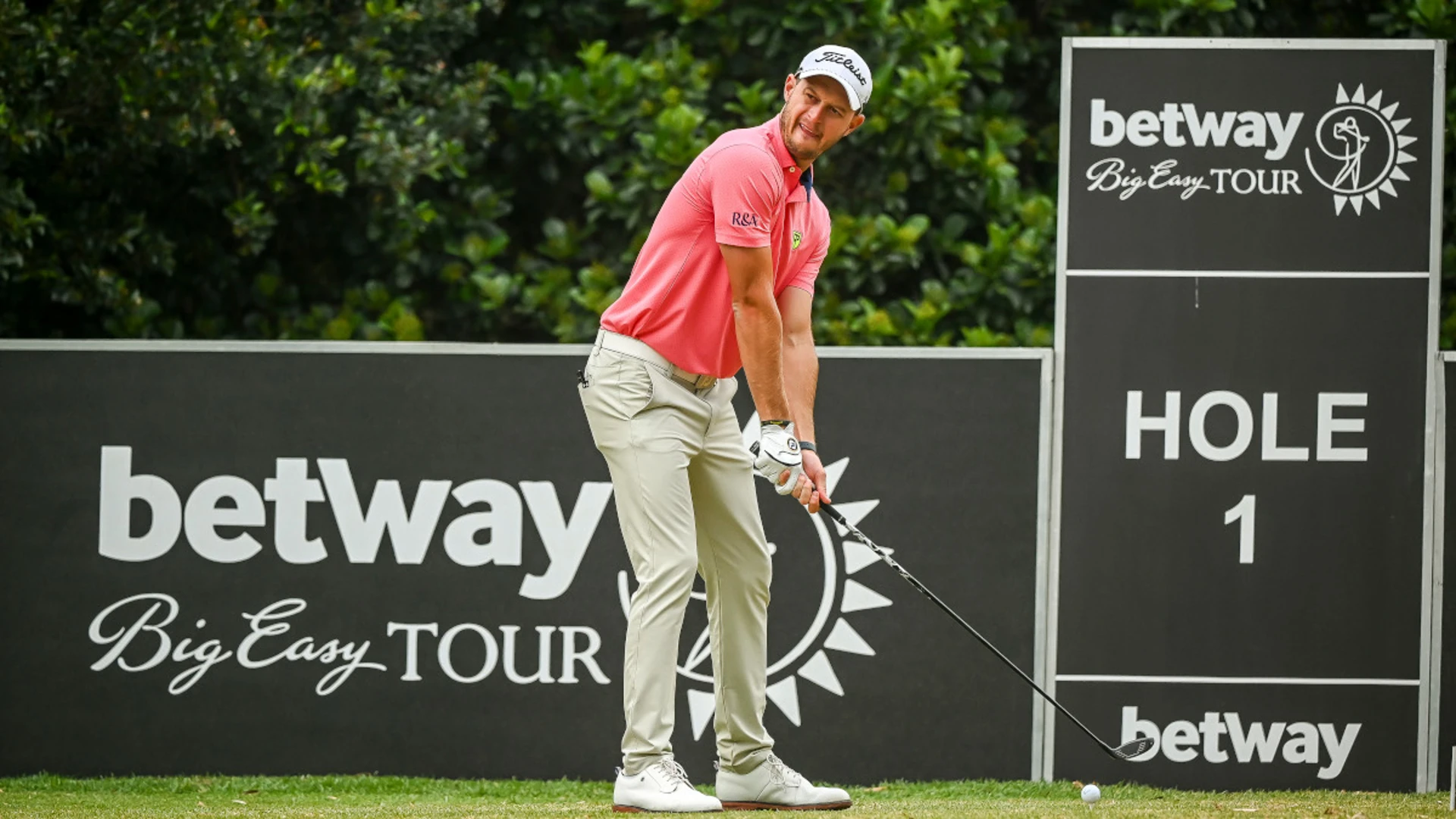 Basson shoots 66 to maintain lead at Waterkloof