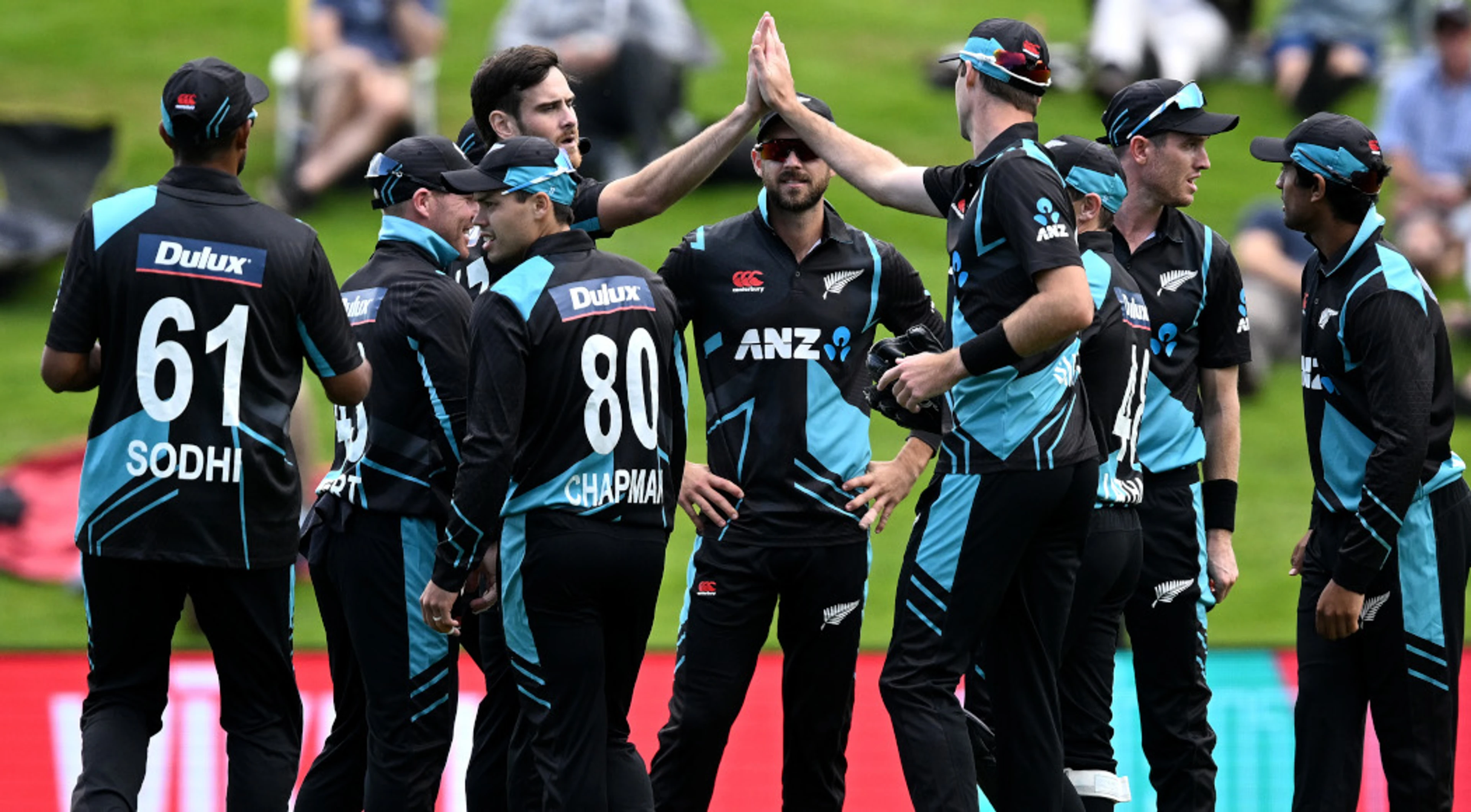 New Zealand survive Iftikhar onslaught to win third Pakistan T20