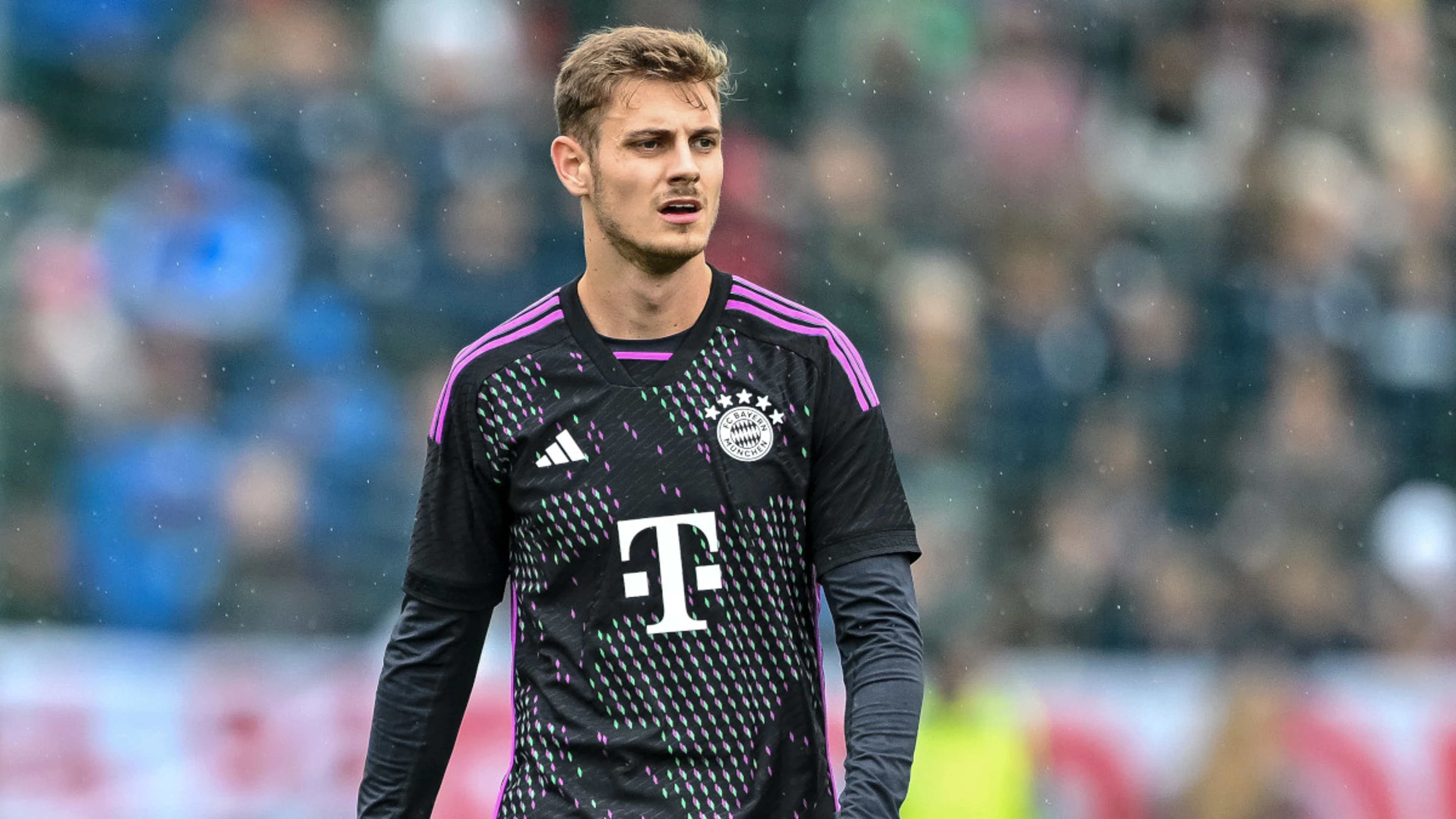 Bayern defender Stanisic joins Leverkusen on season loan deal