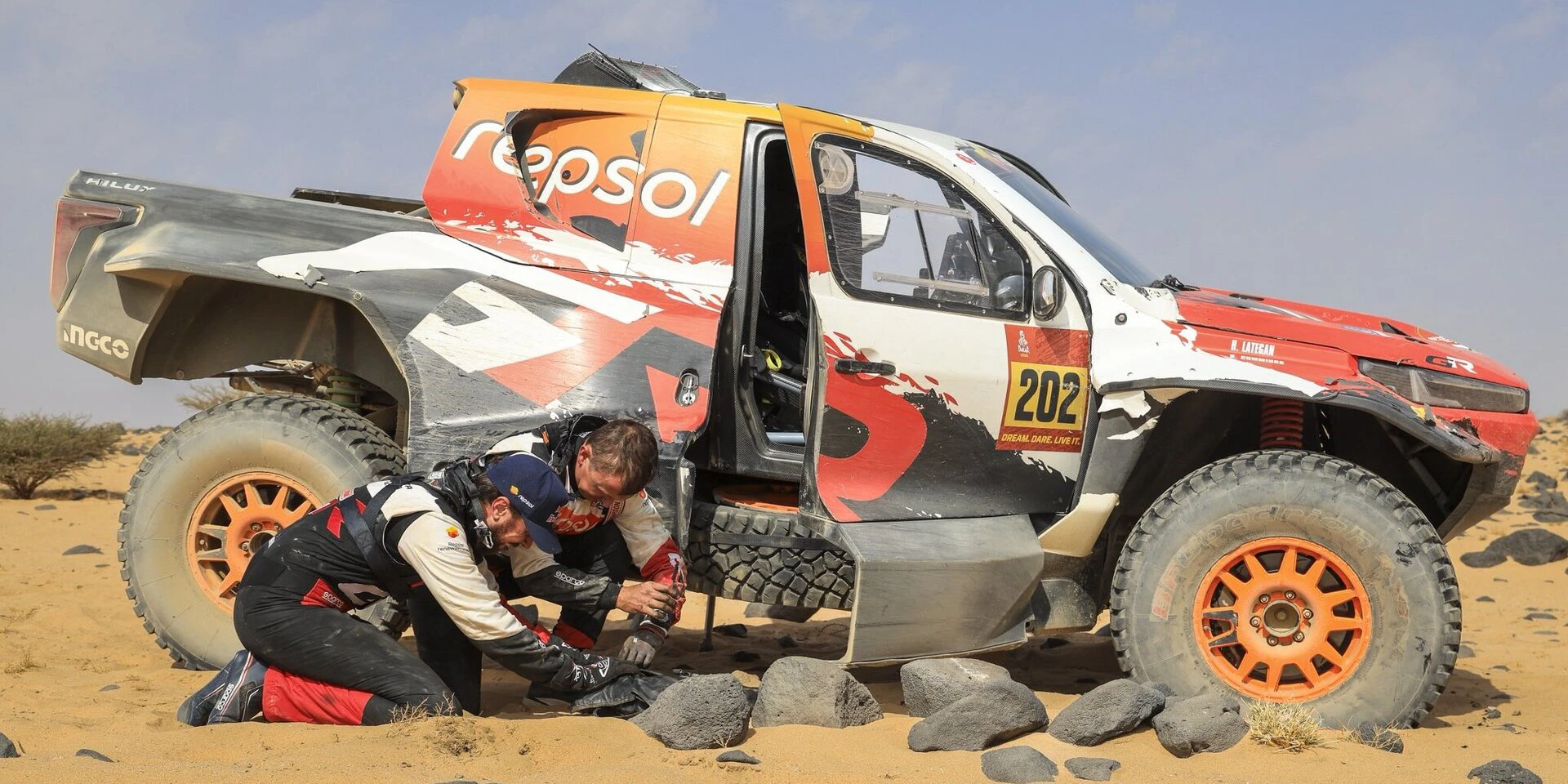Ekstrom wins Dakar stage 11 as Al-Attiyah stays on top