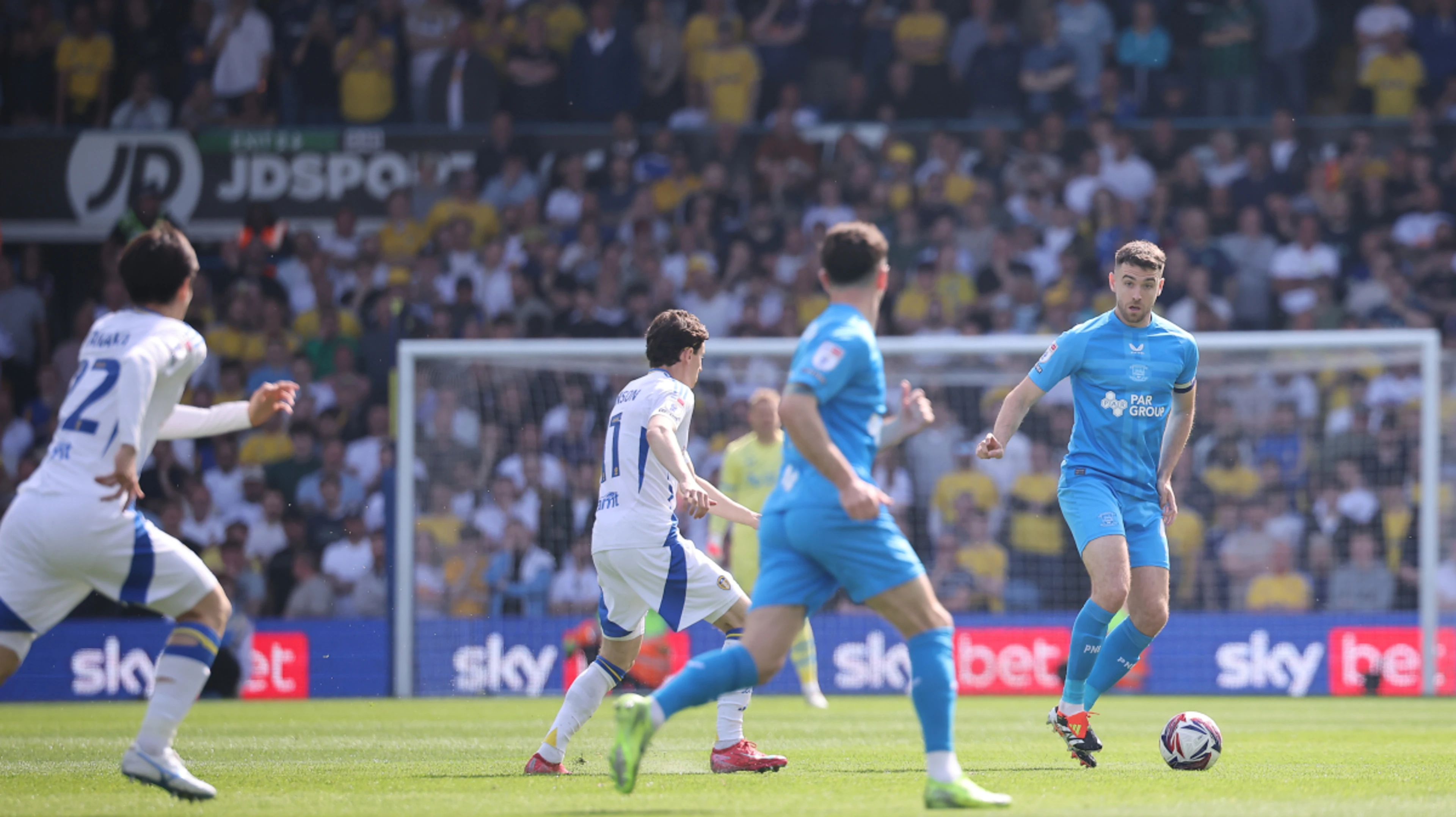 Leeds eye promotion after returning to top of Championship