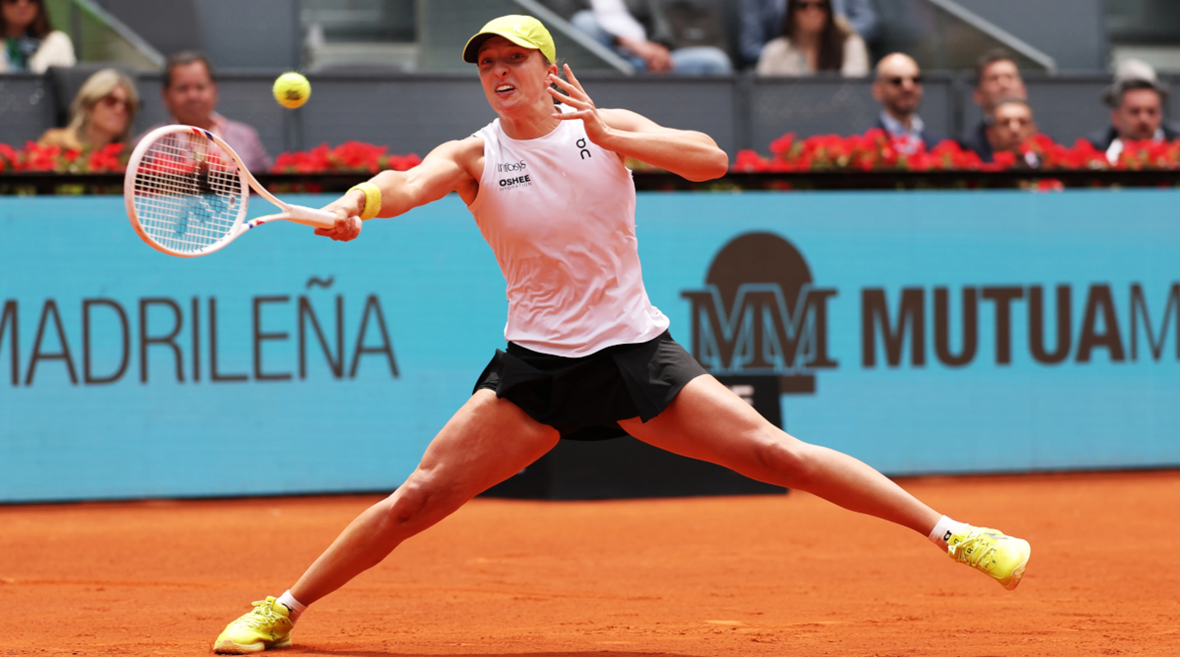 Zverev crashes as Swiatek scrapes into Madrid Open quarterfinals