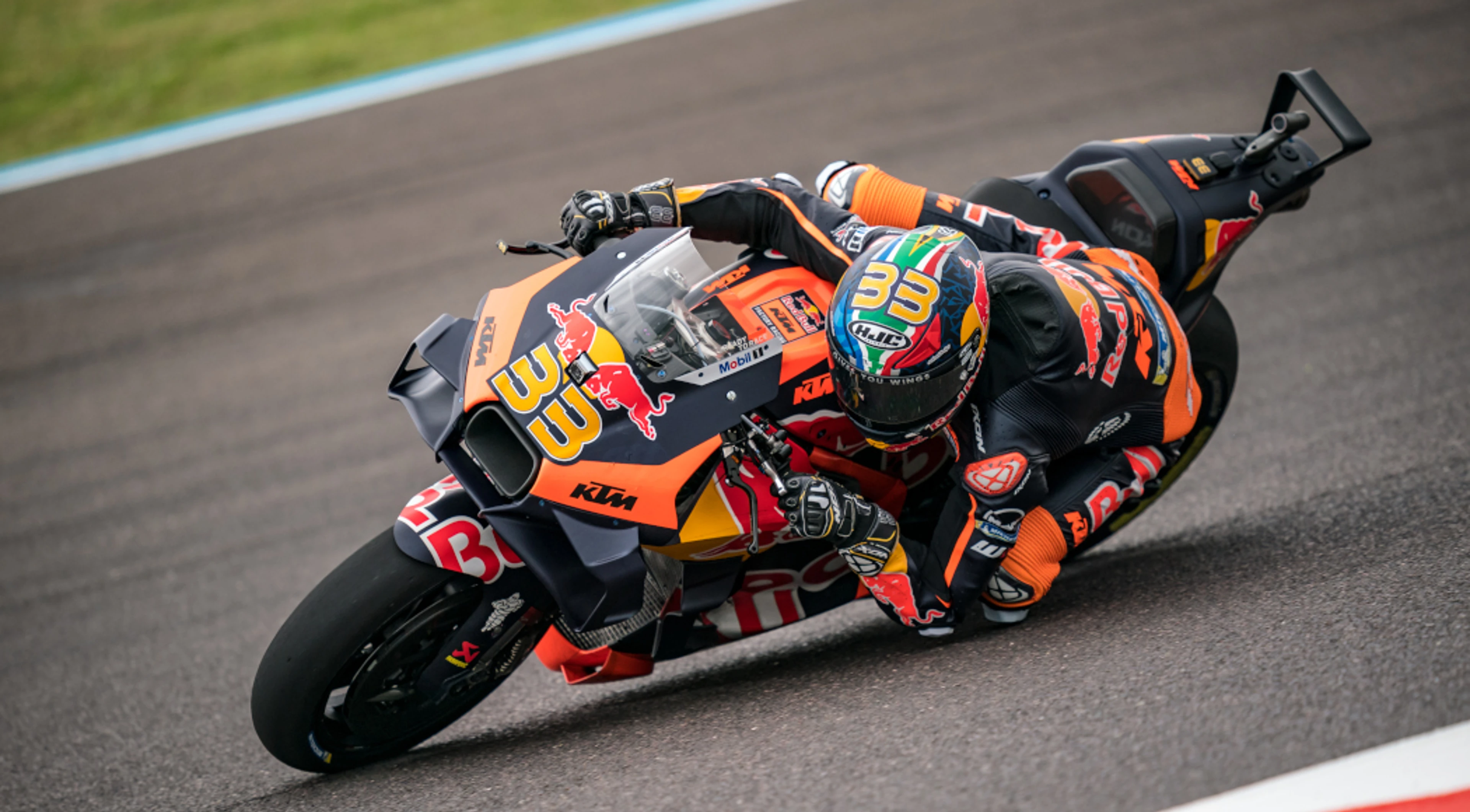 Binder wins Argentina GP sprint from 15th on grid