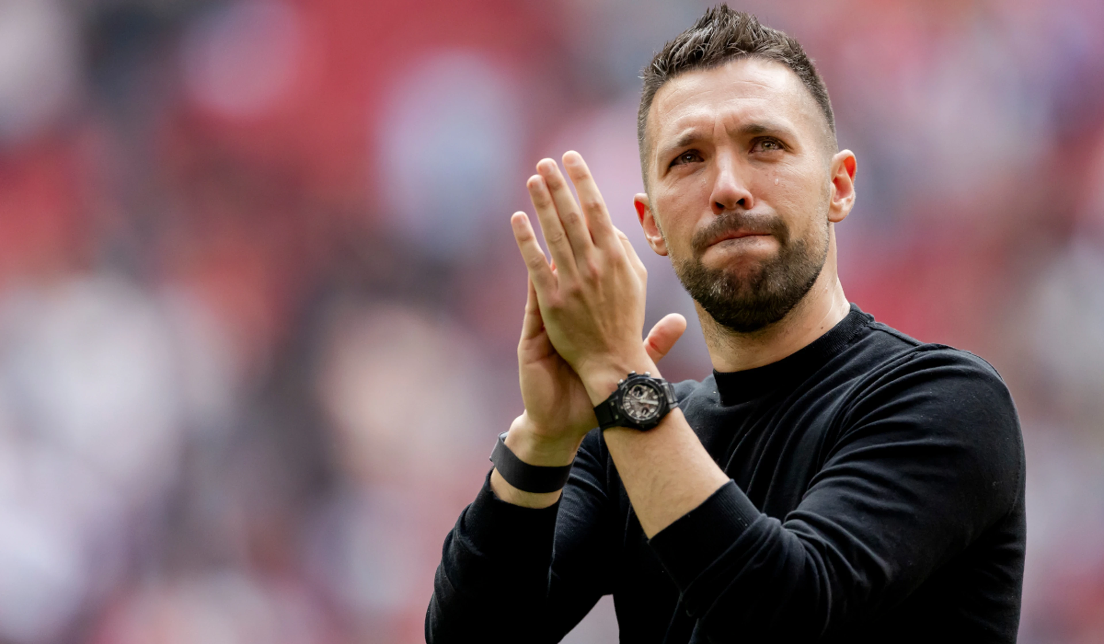 Farioli resigns as Ajax coach due to 'different visions'