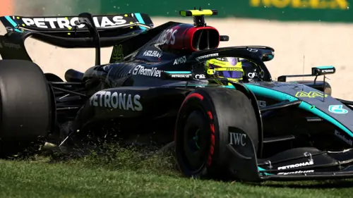 Hamilton slumps to 18th in Melbourne practice as changes backfire