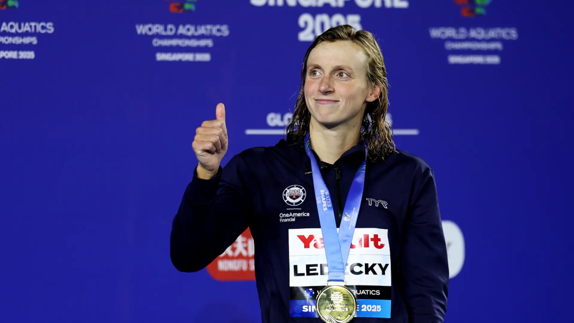 Ledecky beats McIntosh to win 800m freestyle thriller