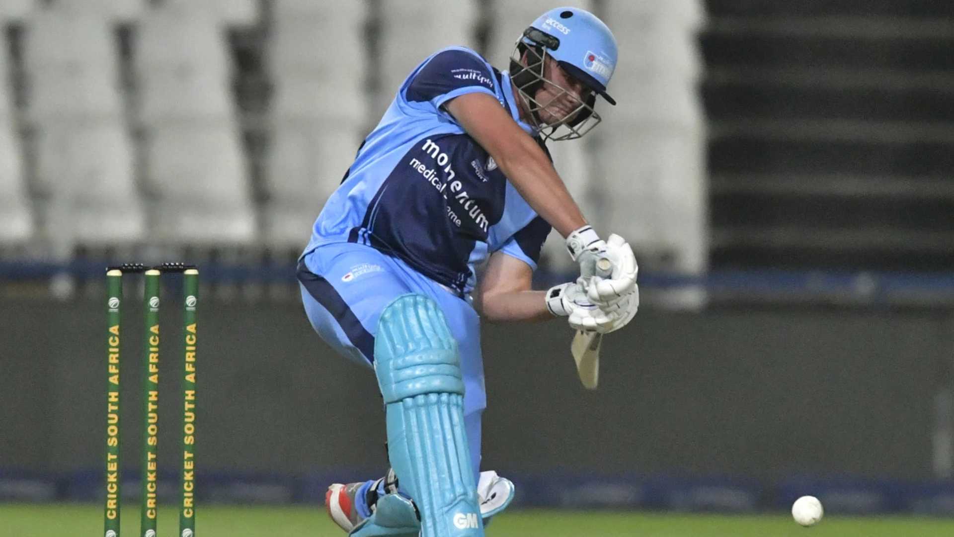 Pretorius, Petersen, Ferreira power Titans to monster score