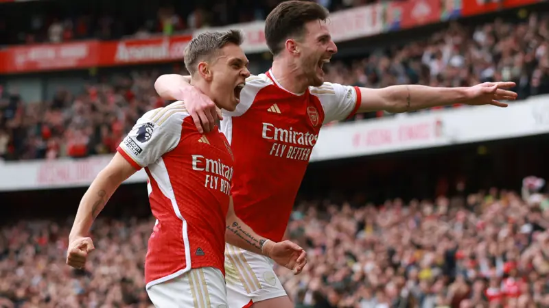 Arsenal keep pressure on Man City with win over Bournemouth