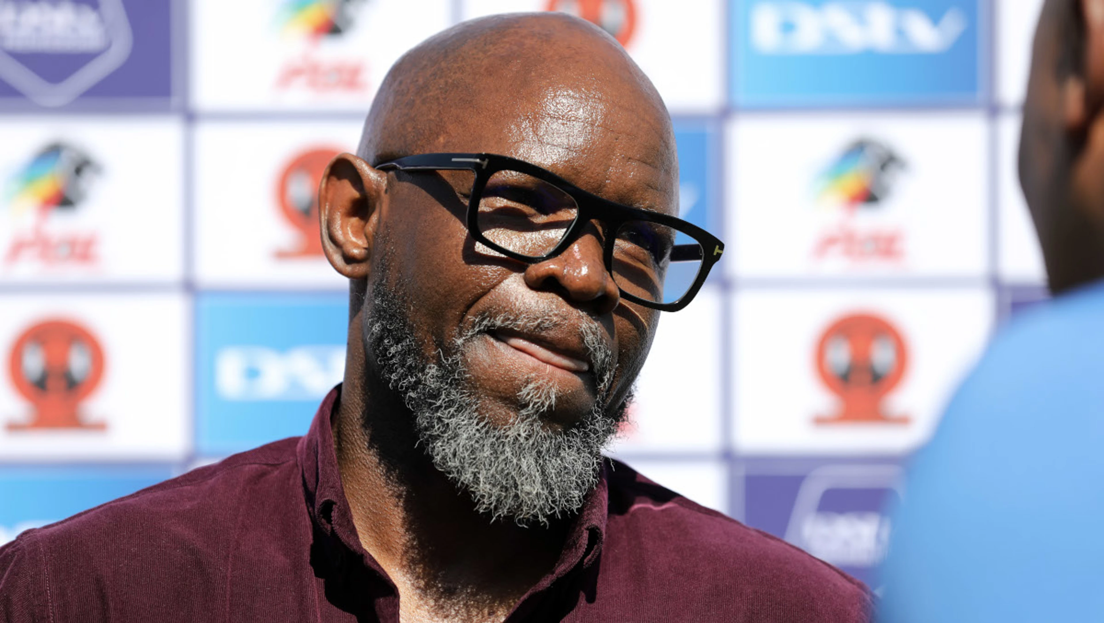 Komphela returns to Sundowns