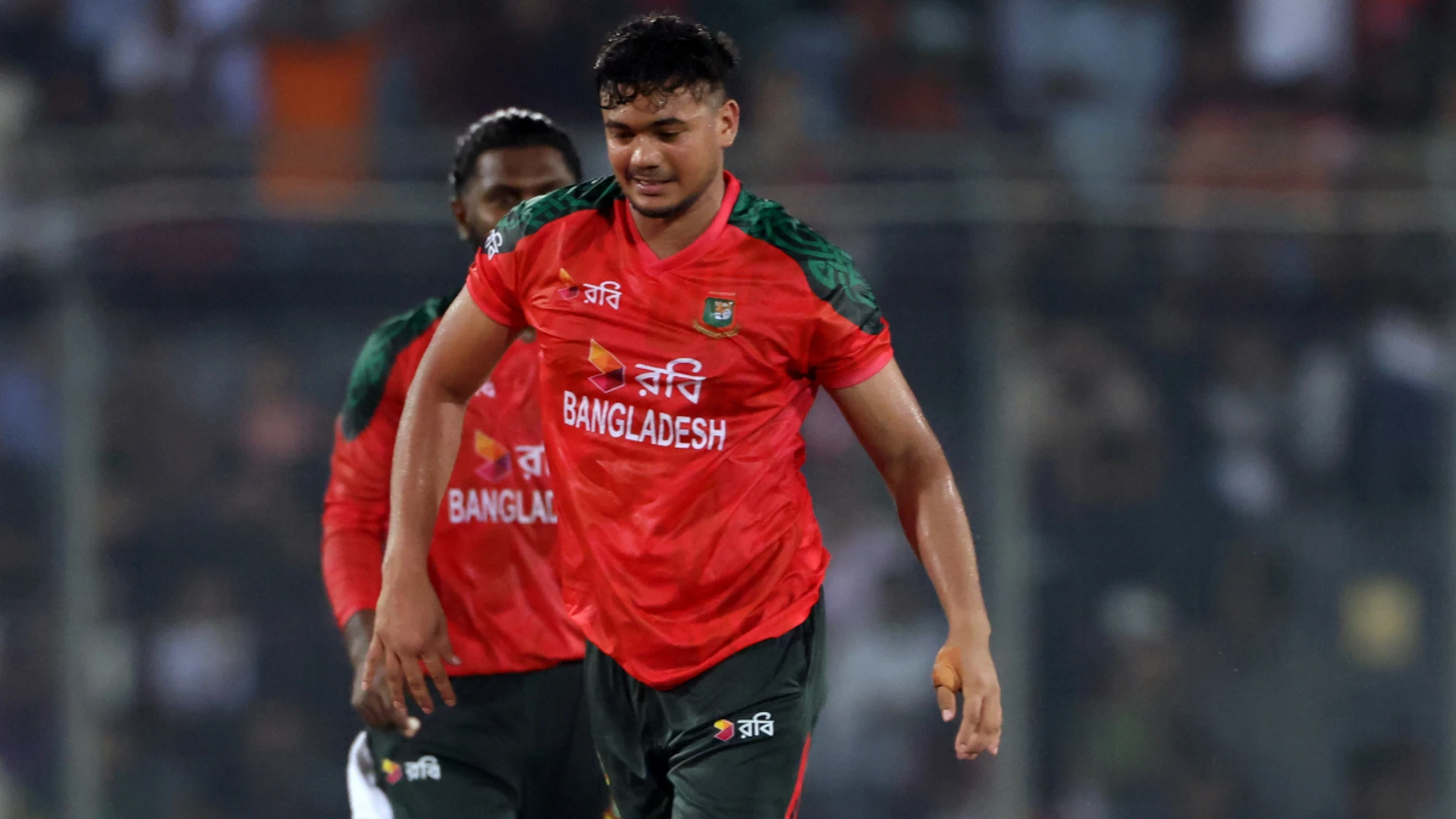 Pakistan keep Bangladesh down to 133 in second T20I