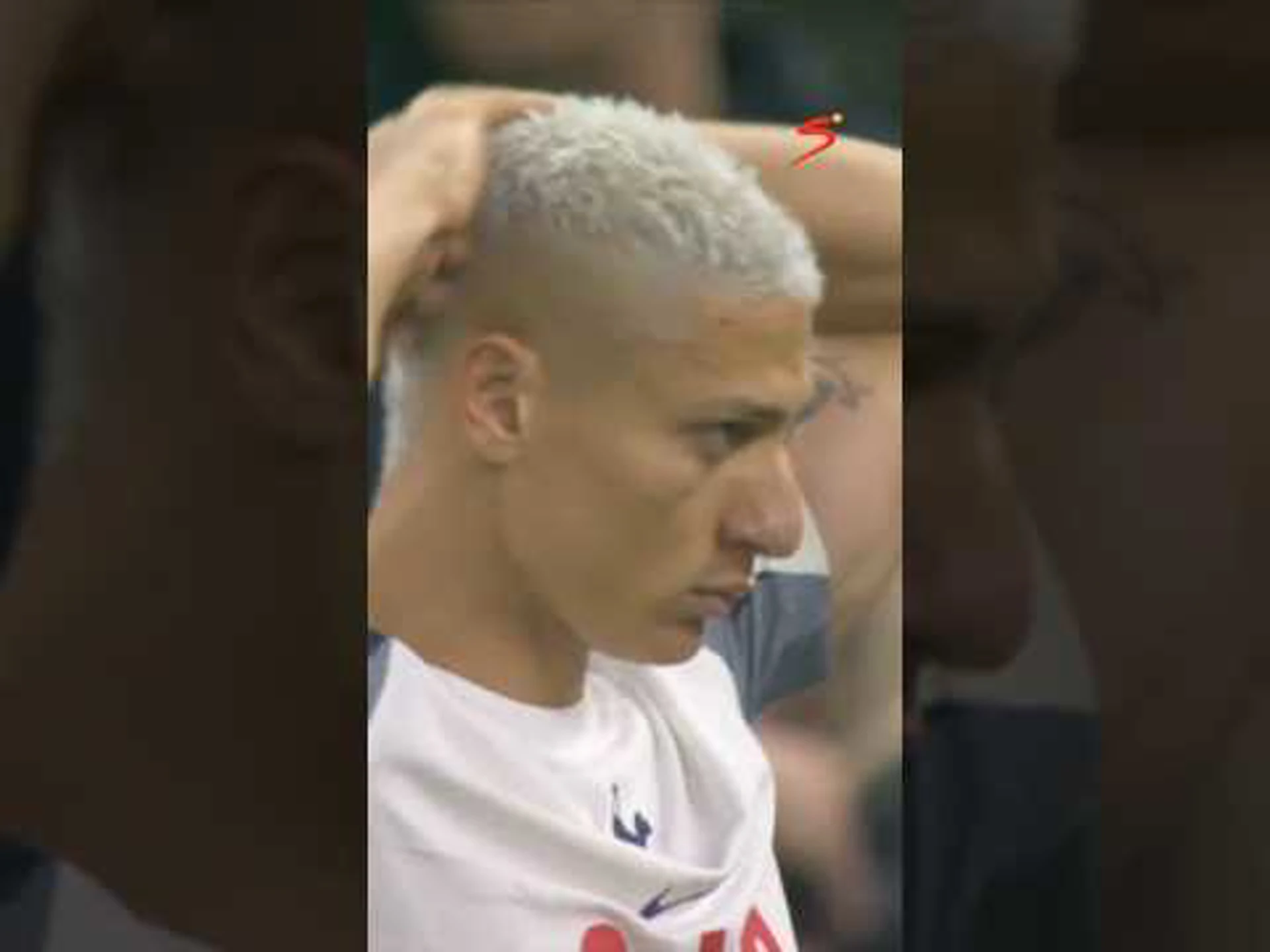 David Raya claws it off the line ✨