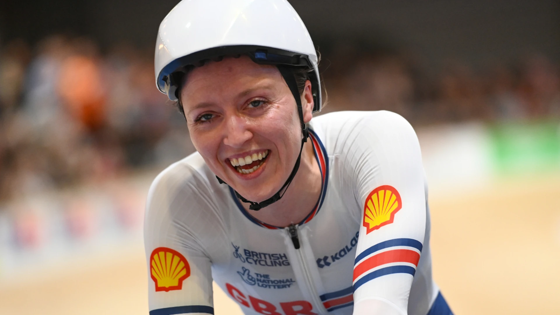 Morris stuns triple pursuit champion Dygert at track worlds