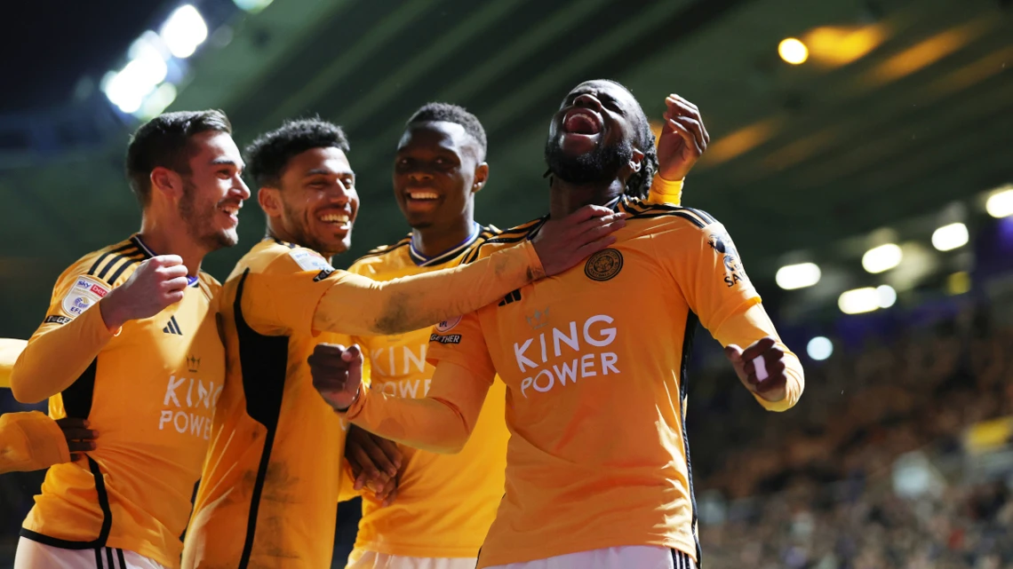 Stylish Leicester open up lead in Championship