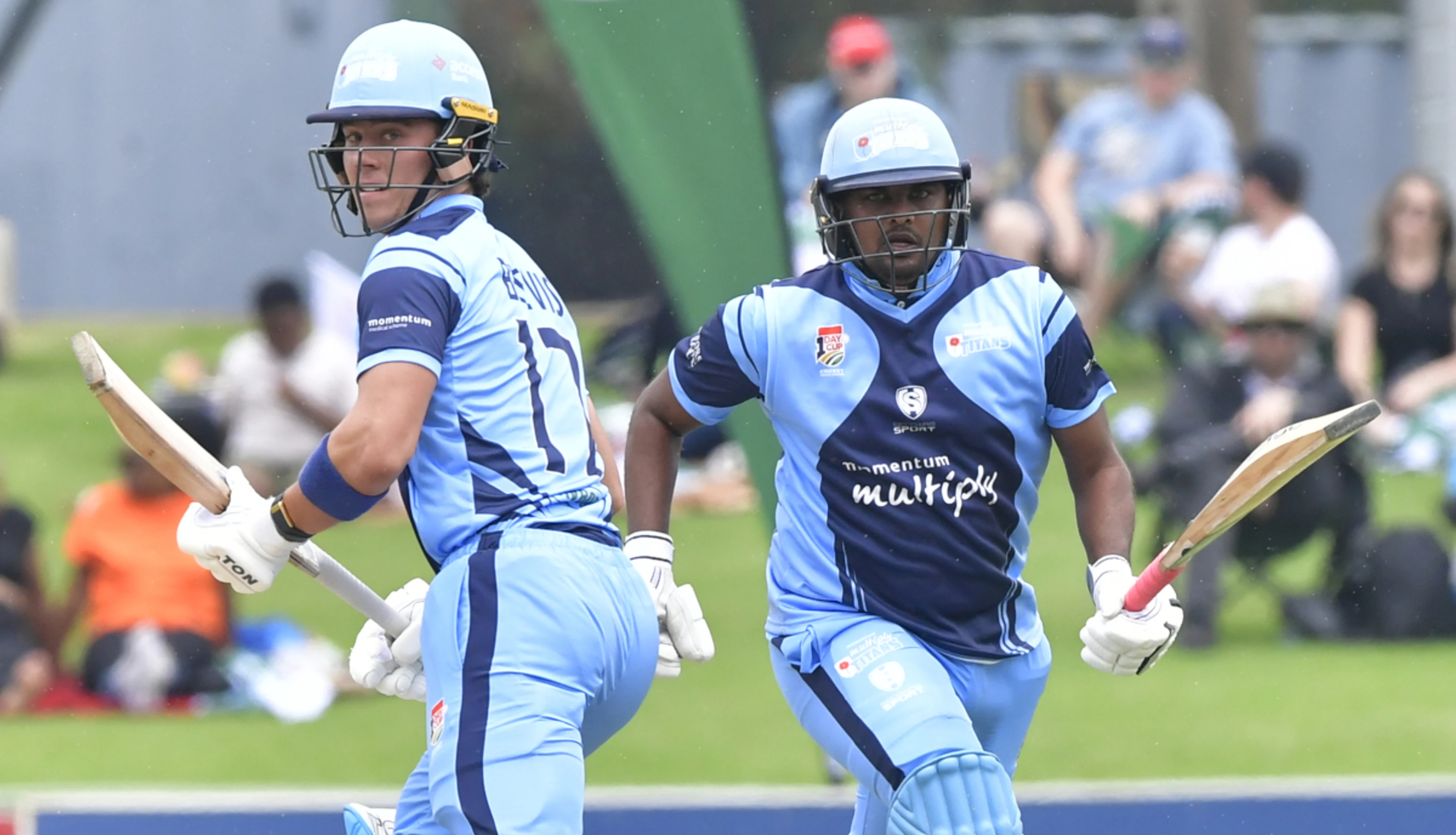 Moonsamy and Pretorius go big as Titans thrash Warriors