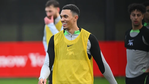 Liverpool's Alexander-Arnold hit by knee injury | SuperSport