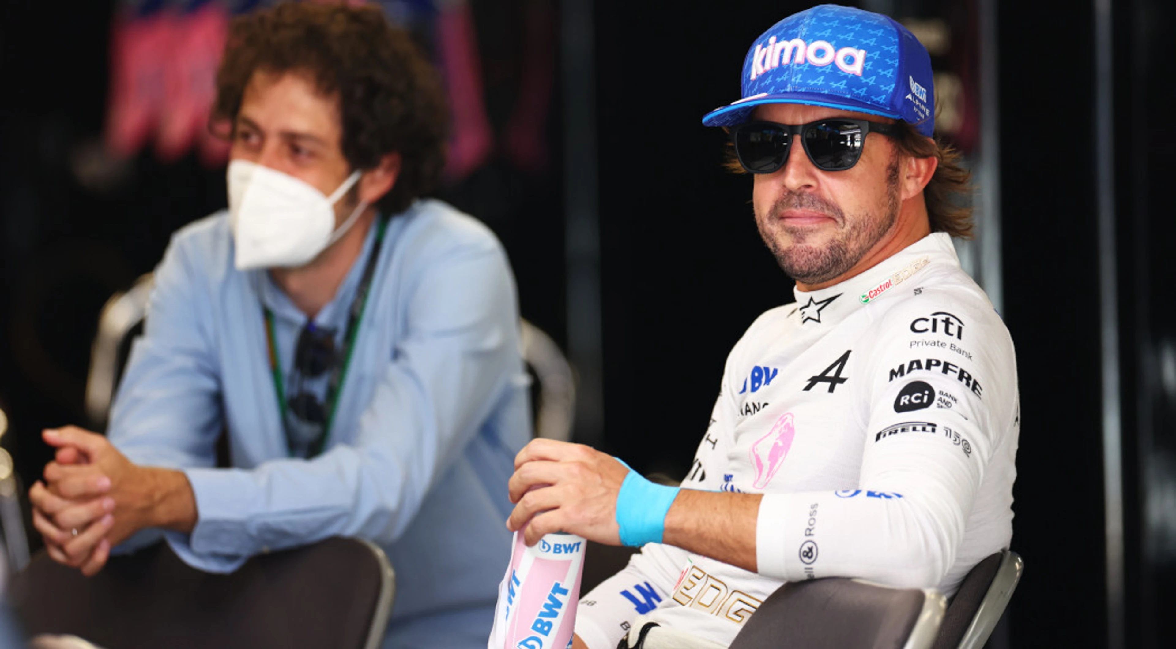 Alonso makes peace with stewards after outburst