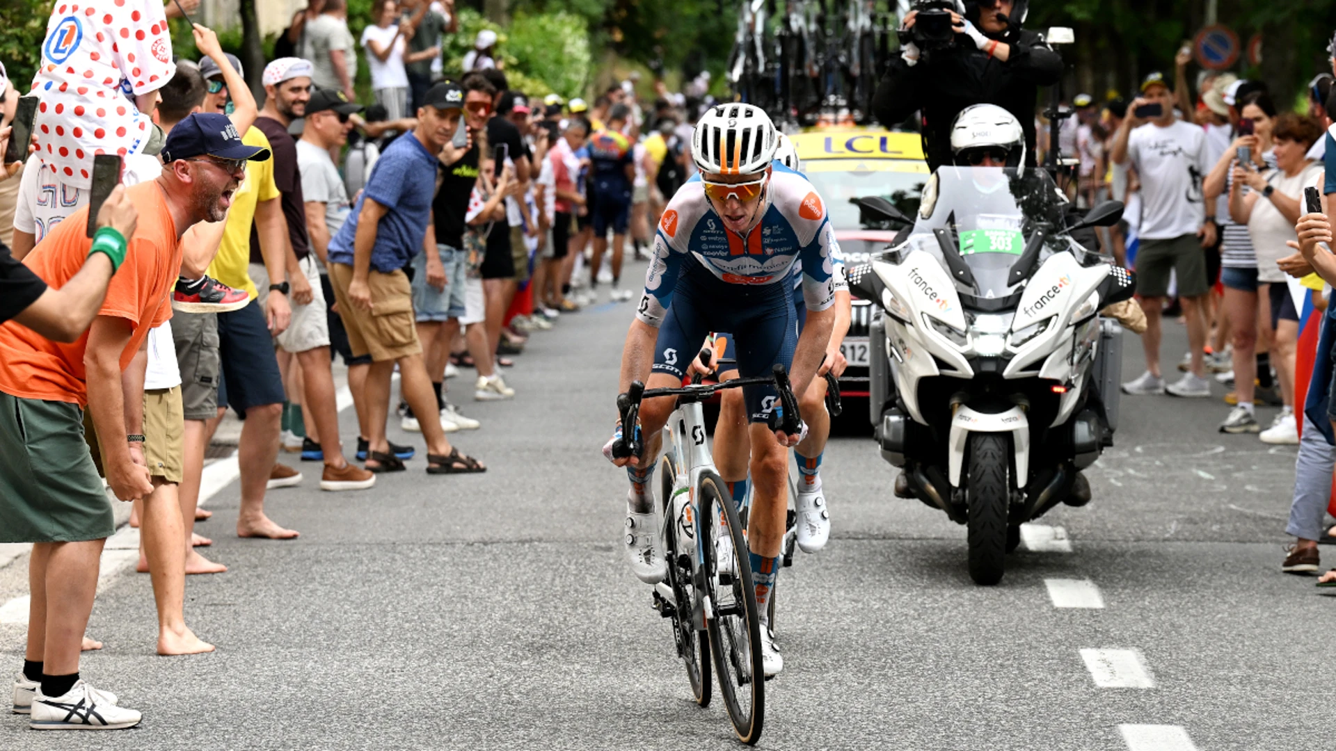 France's Bardet wins Tour de France opening stage