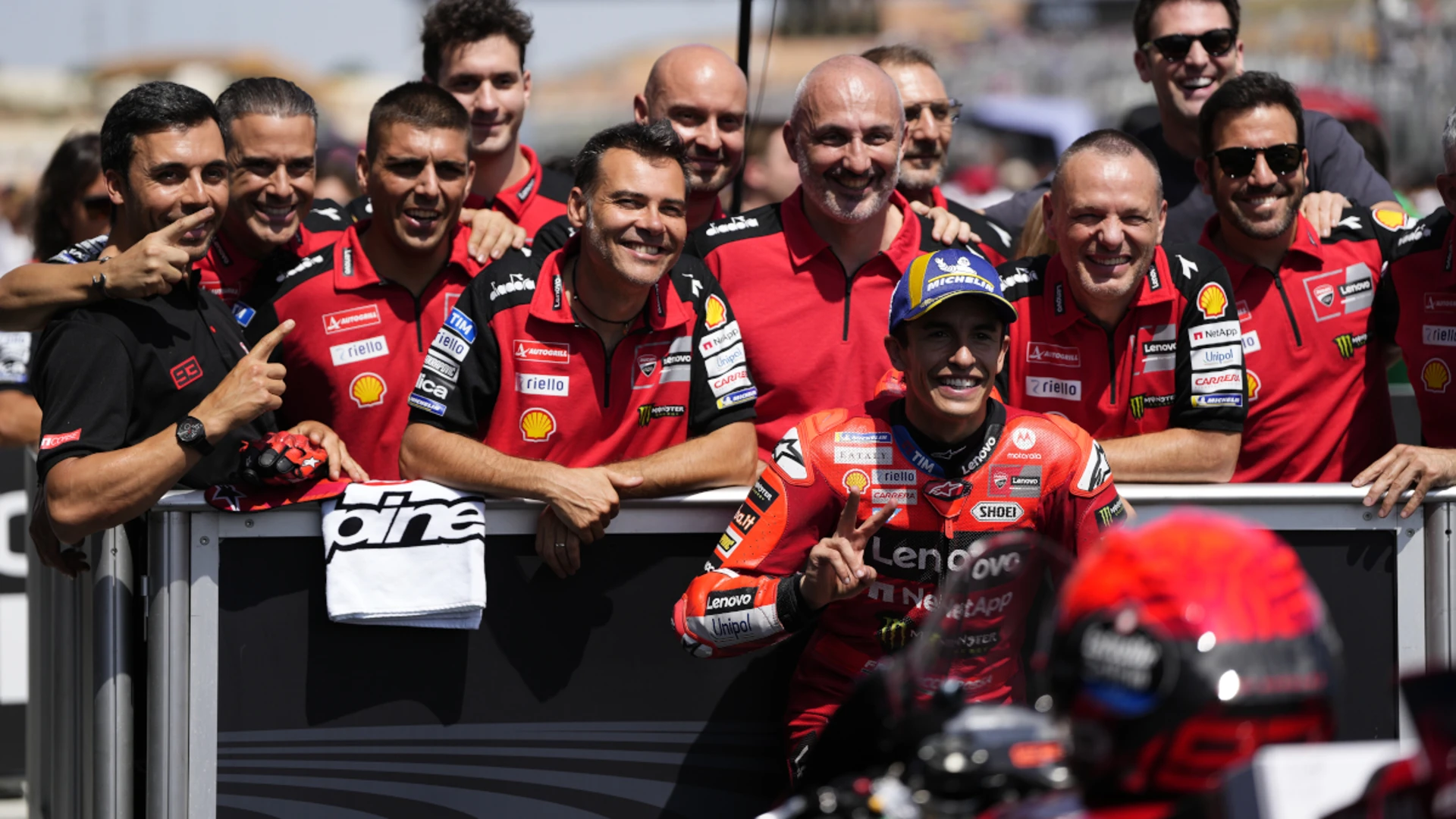 Marc Marquez wins Aragon Grand Prix sprint ahead of brother Alex