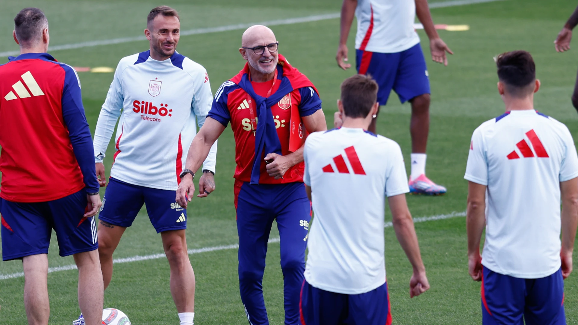 Players need to play for national team despite packed calendar, says Spain coach