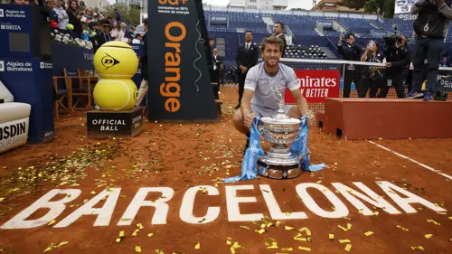 Ruud defeats Tsitsipas to win Barcelona Open