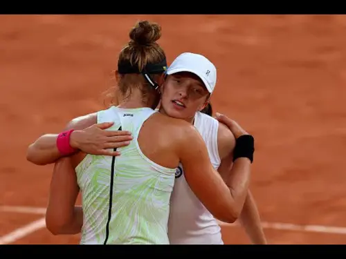 Roland Garros | Women's singles | SF 1 | Iga Swiatek v Beatriz Haddad Maia | Highlights