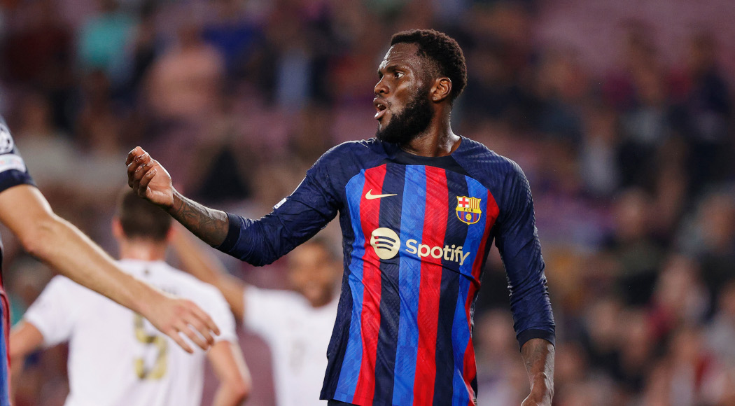 Barcelona midfielder Kessie out with hamstring injury