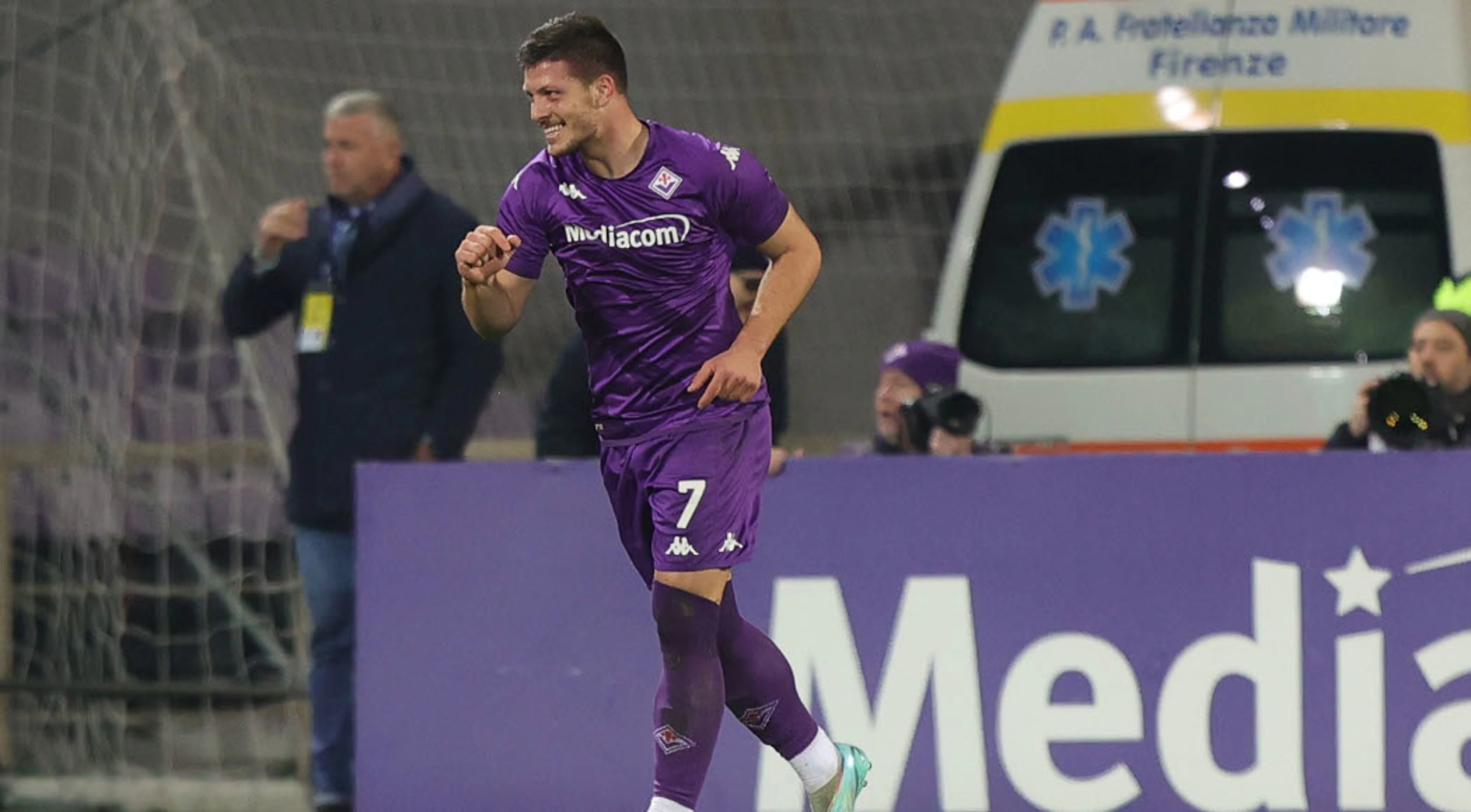 Fiorentina deny Milan second spot in Serie A