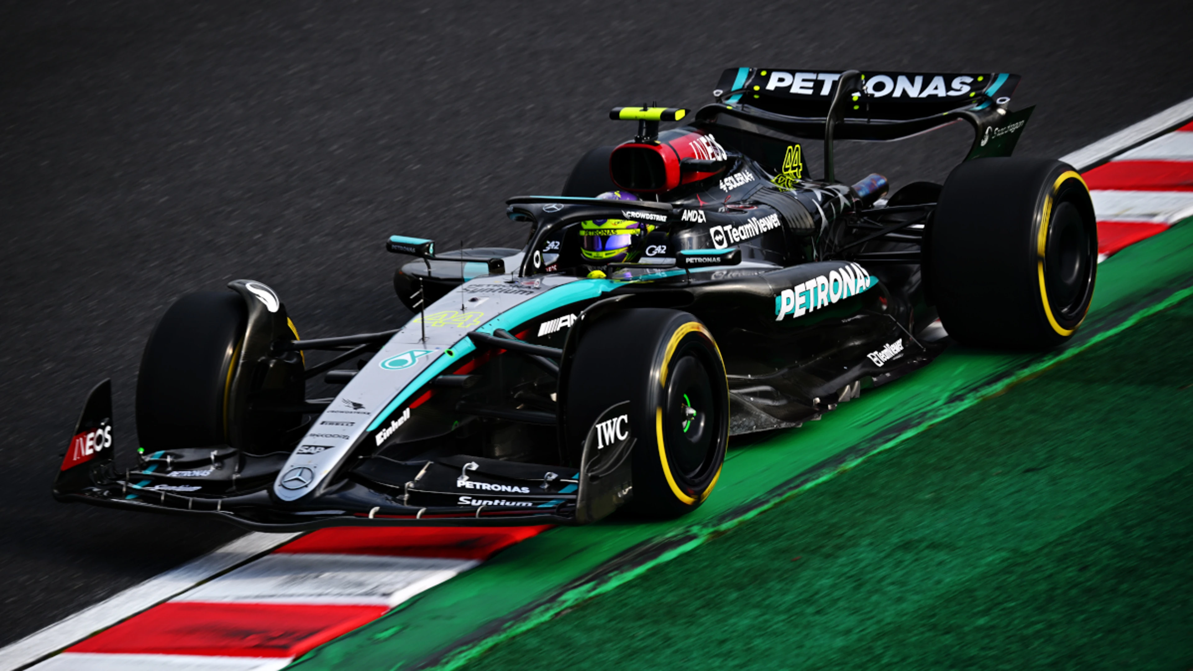 Hamilton's woes continue at 'difficult' Japanese GP