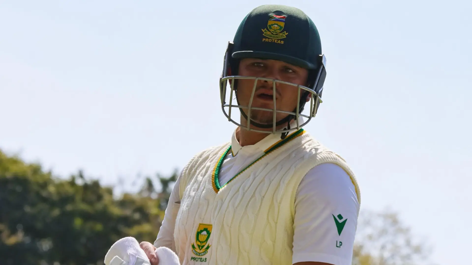 DAY 1: Pretorius hits century on test debut