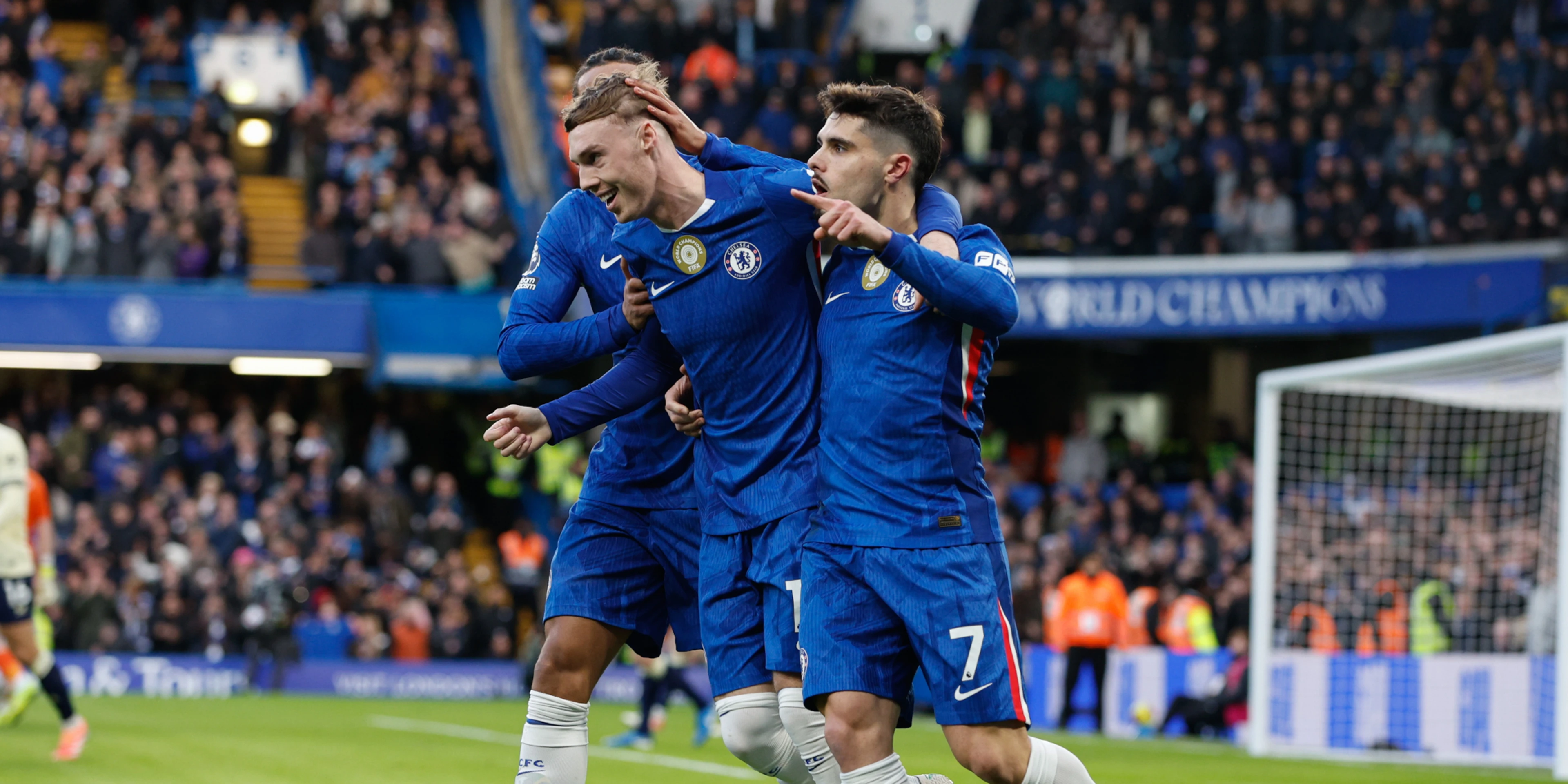 Doan solo fires Frankfurt past Augsburg