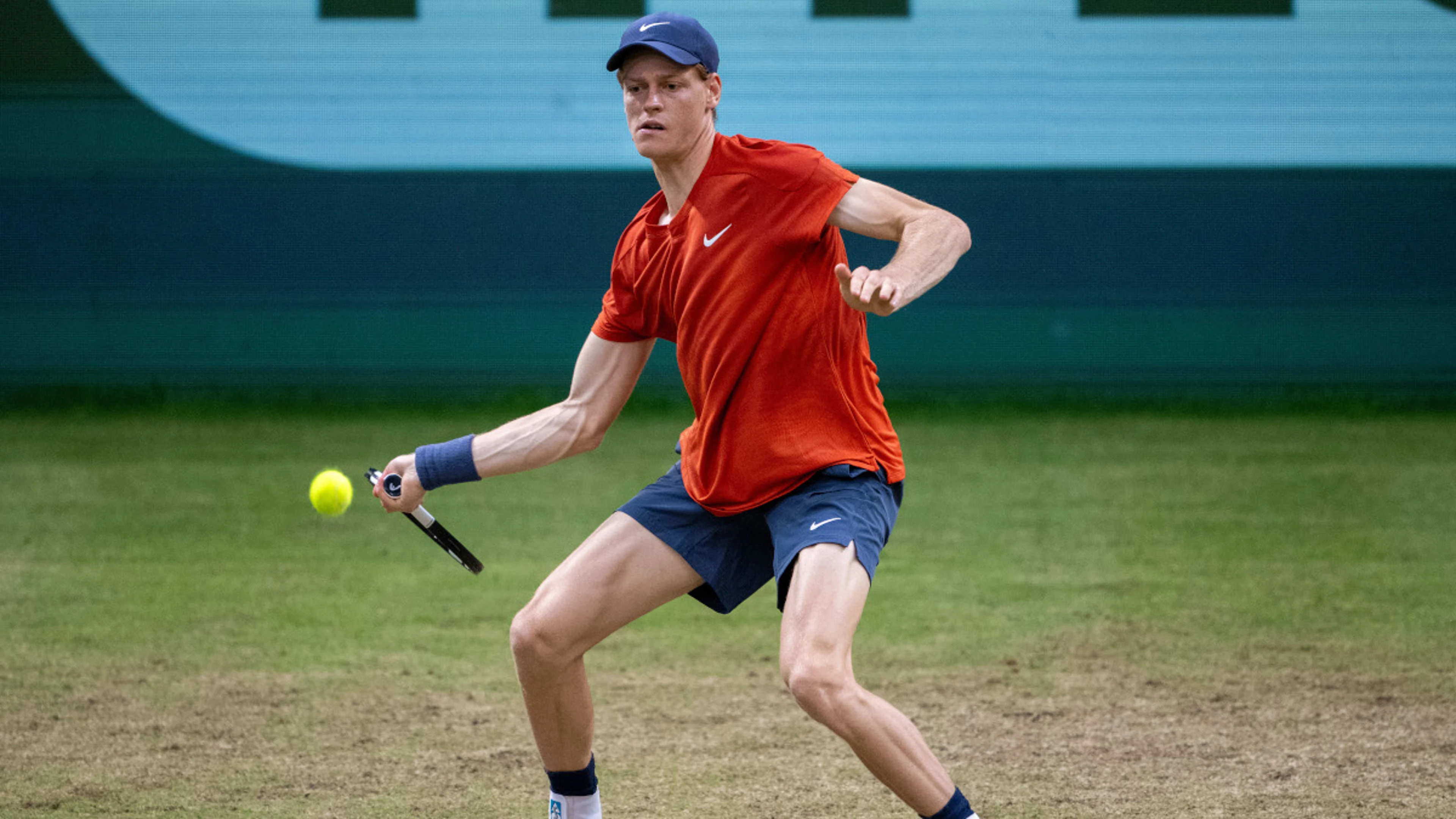 Sinner survives Struff barrage to reach Halle semifinals
