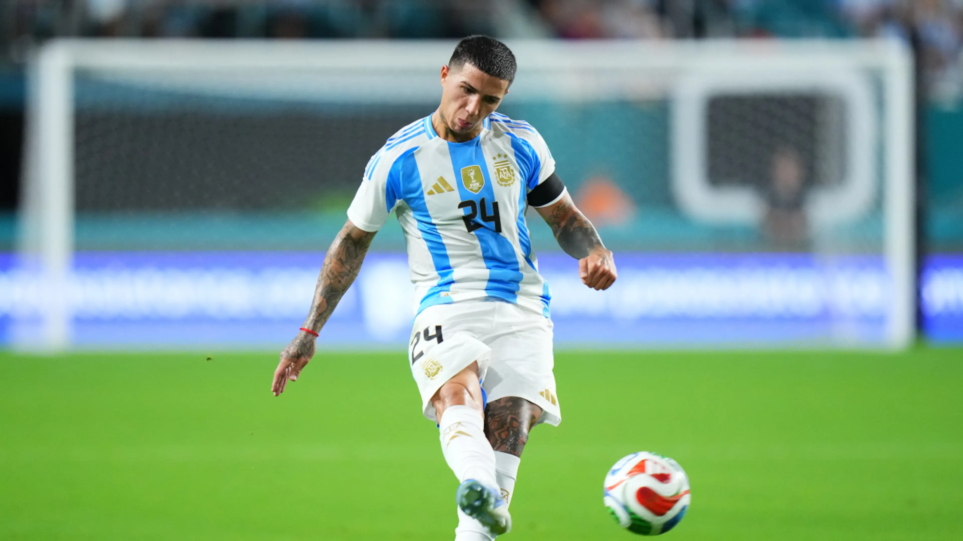 Chelsea's Fernandez out of Argentina squad due to knee issue