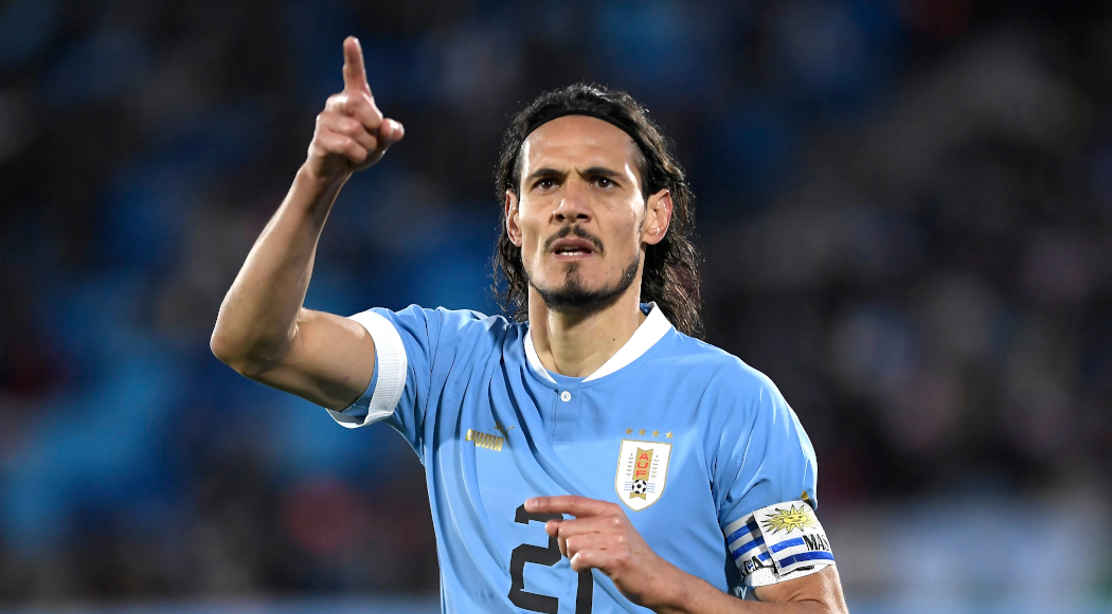 Edinson Cavani joins Spain's Valencia