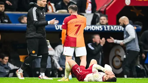 Man Utd on brink of Champions League exit after draw at Galatasaray